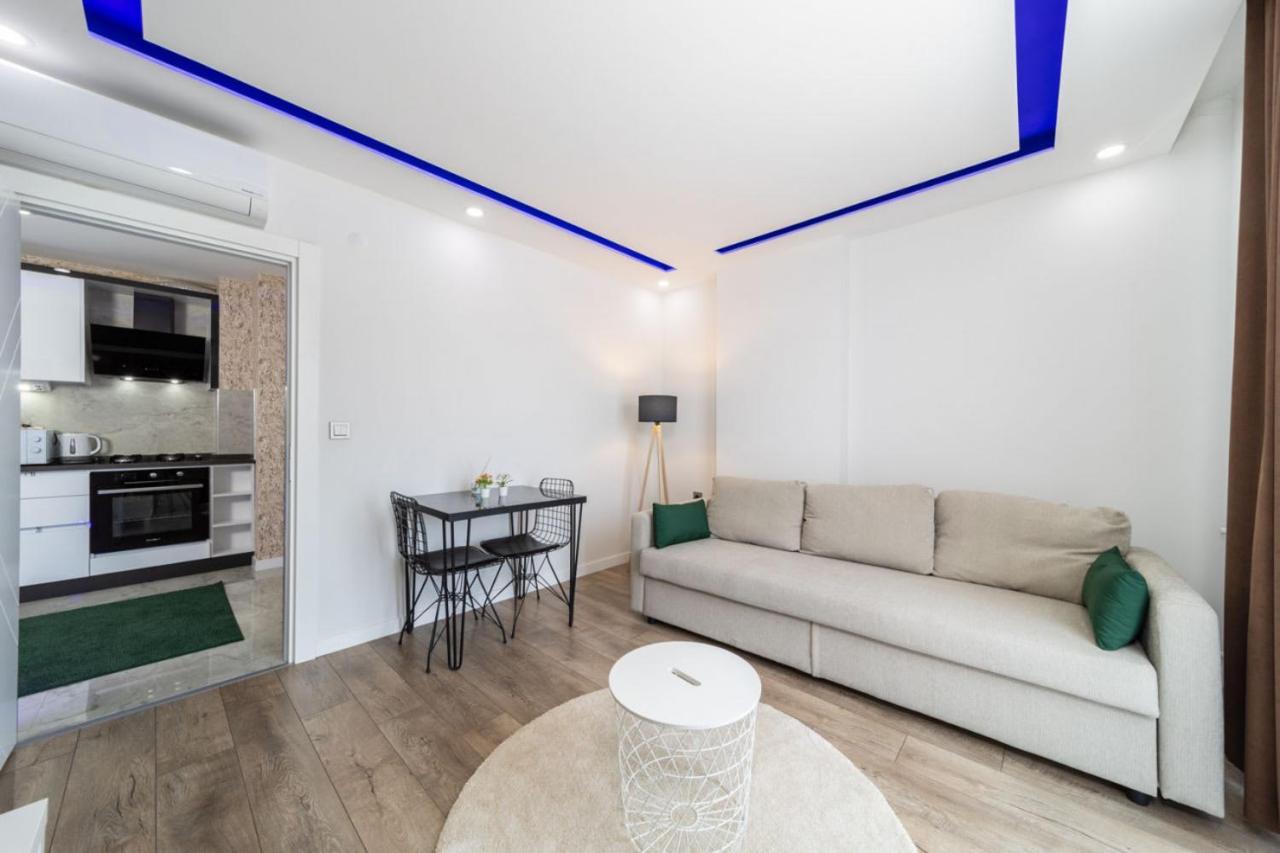 Modern And Central Near Beach In The Heart Of Antalya