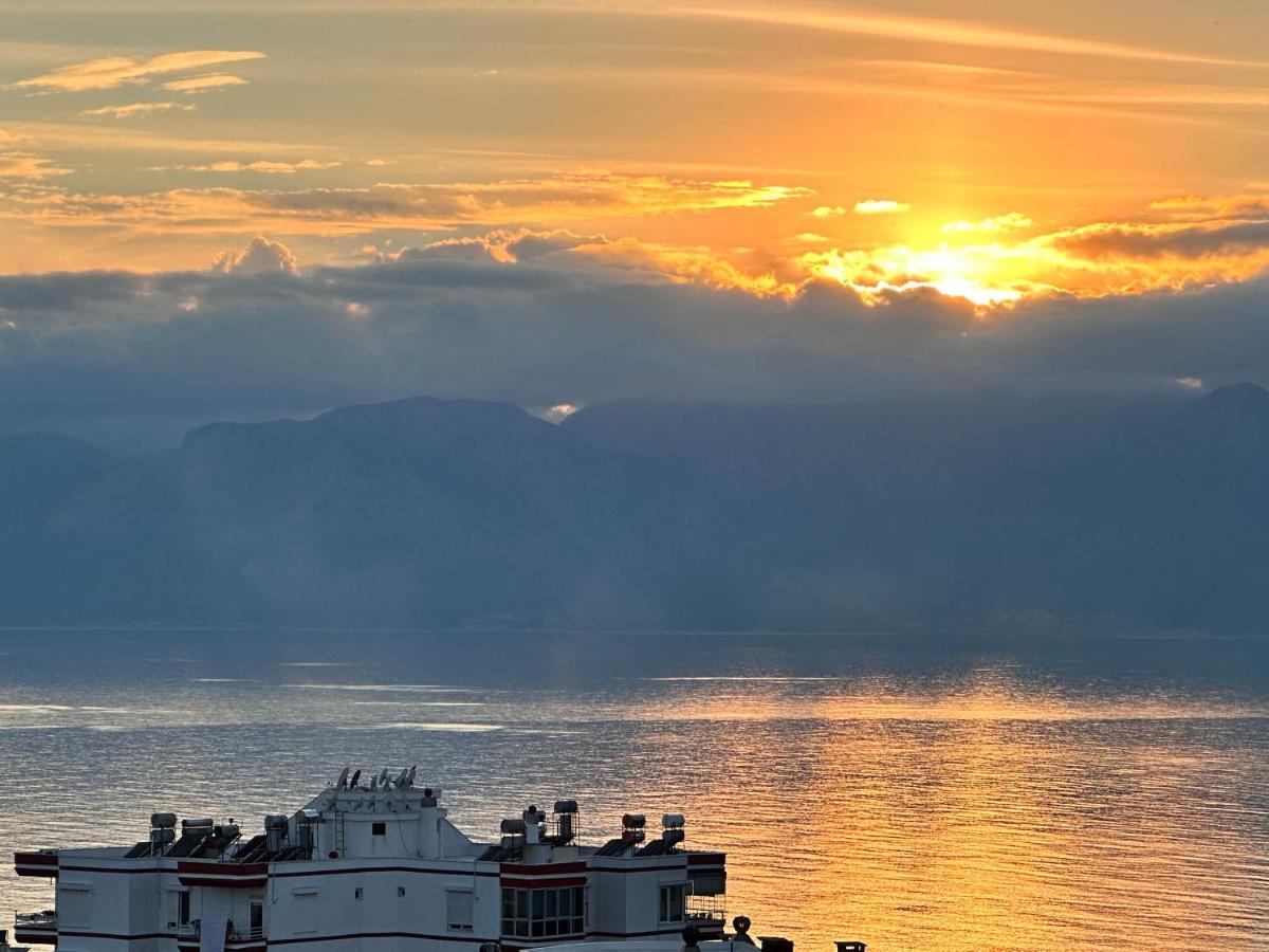 Luks Tripleks 180° Deniz Dag Manzarali Merkez De * Antalya