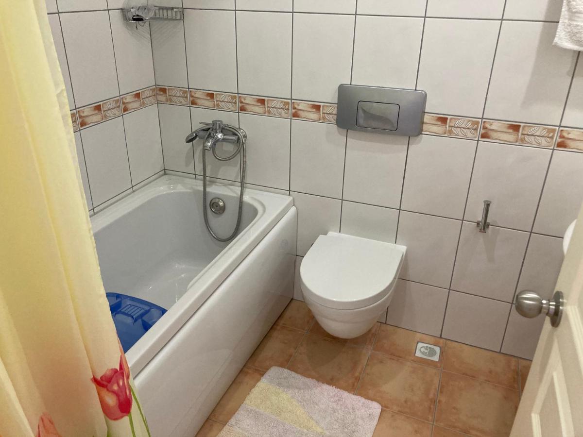 Beautiful Bright 3 Bed In Popular Sought After Private Gated Community Holiday home *