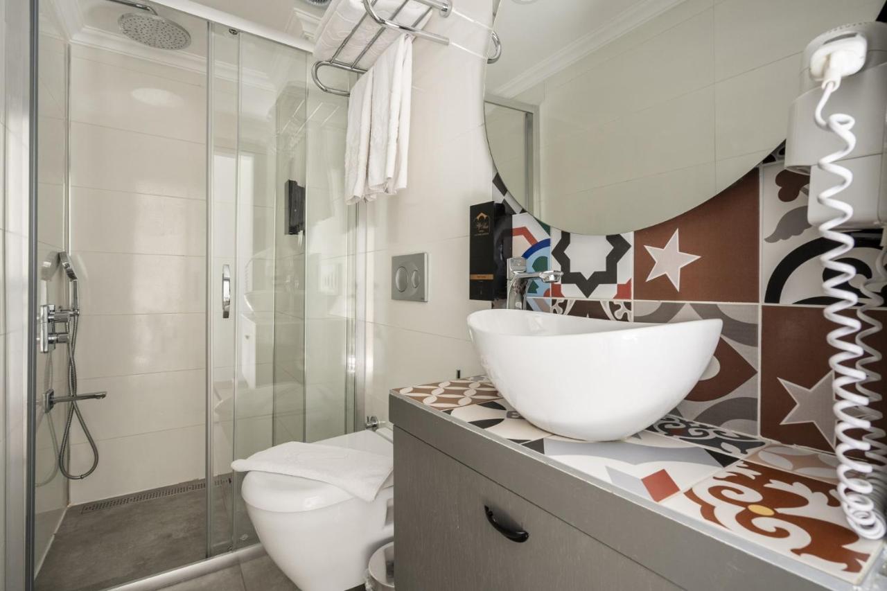 Delightful Flat Near Hadrians Gate Antalya