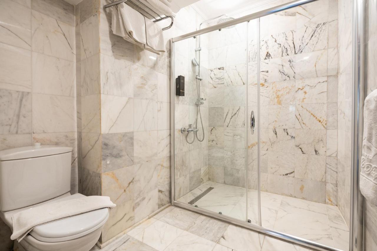 Daire Fascinating Flat Near Hadrians Gate *