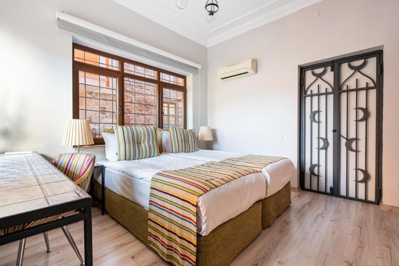 Fascinating Flat Near Hadrians Gate Antalya