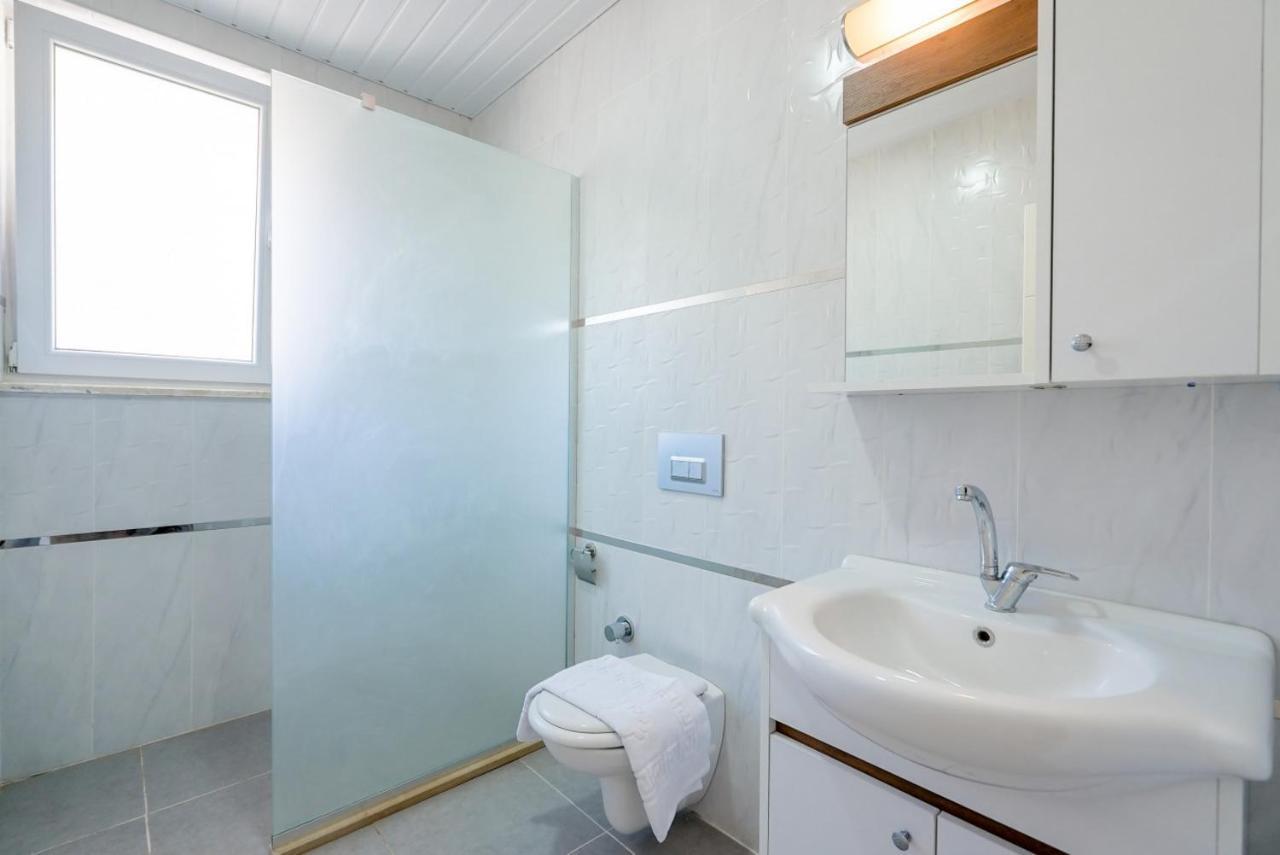 Modern Flat Near Public Transportation In Kemer Antalya