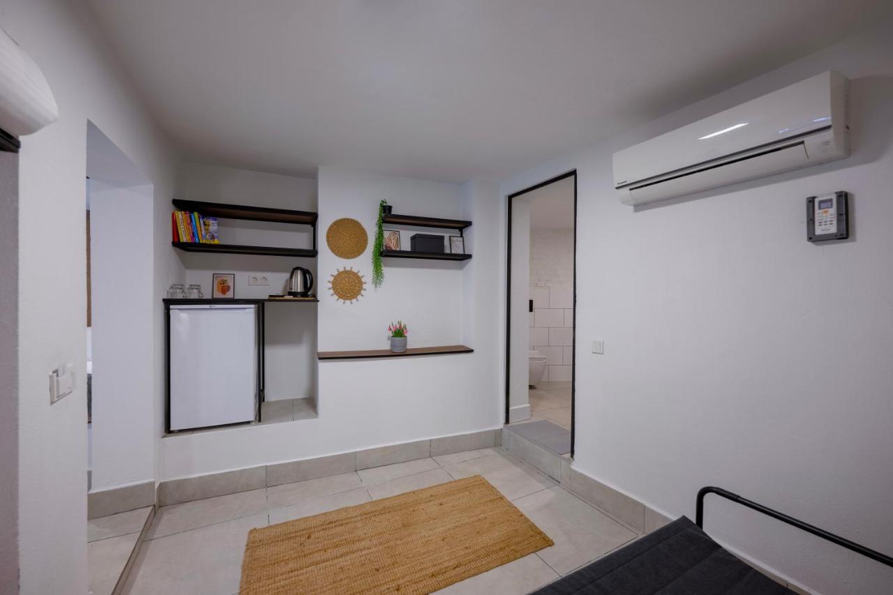 The Easy Terrace *