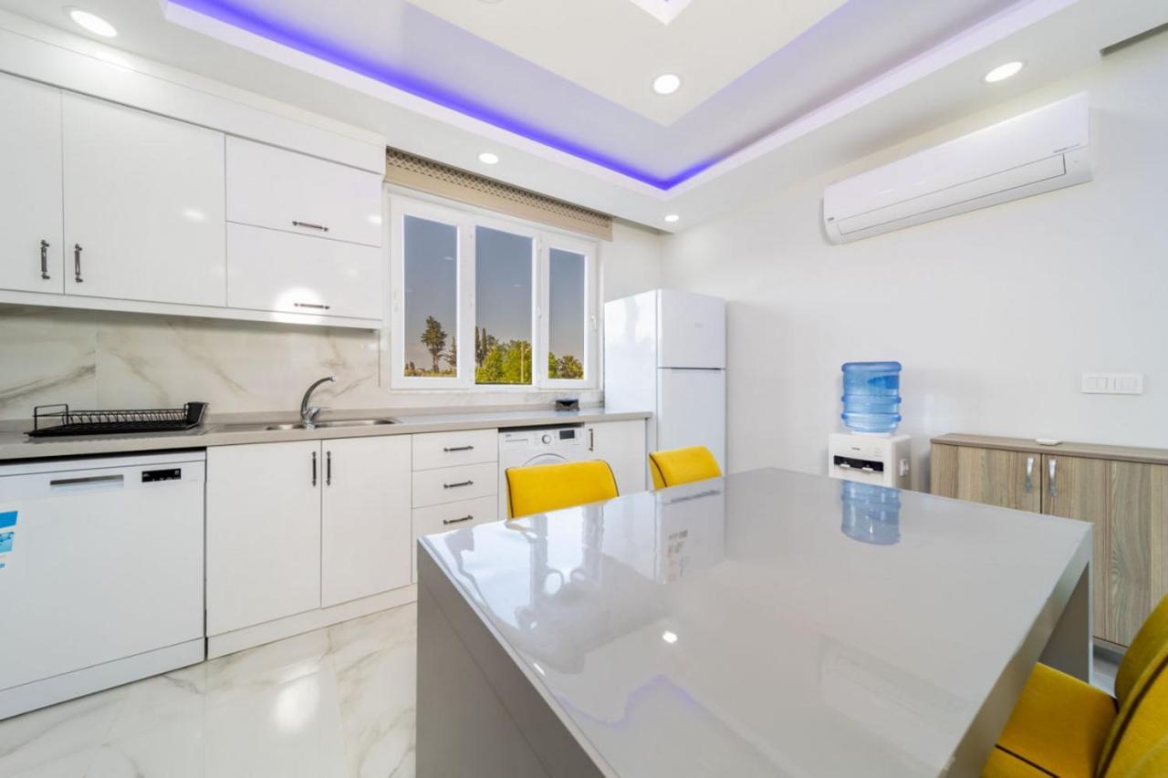 Villa Marvelous With Private Pool In Muratpasa