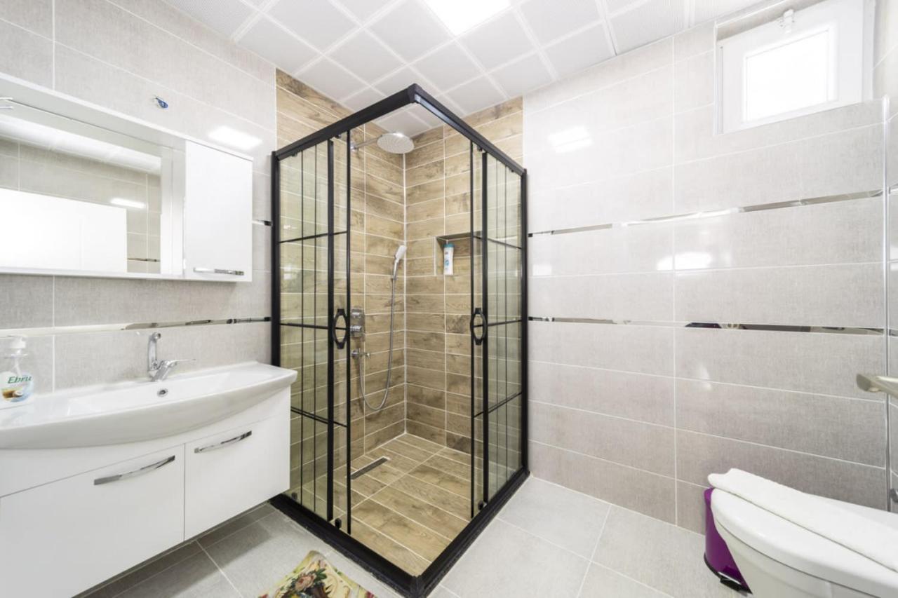 Marvelous With Private Pool In Muratpasa Villa