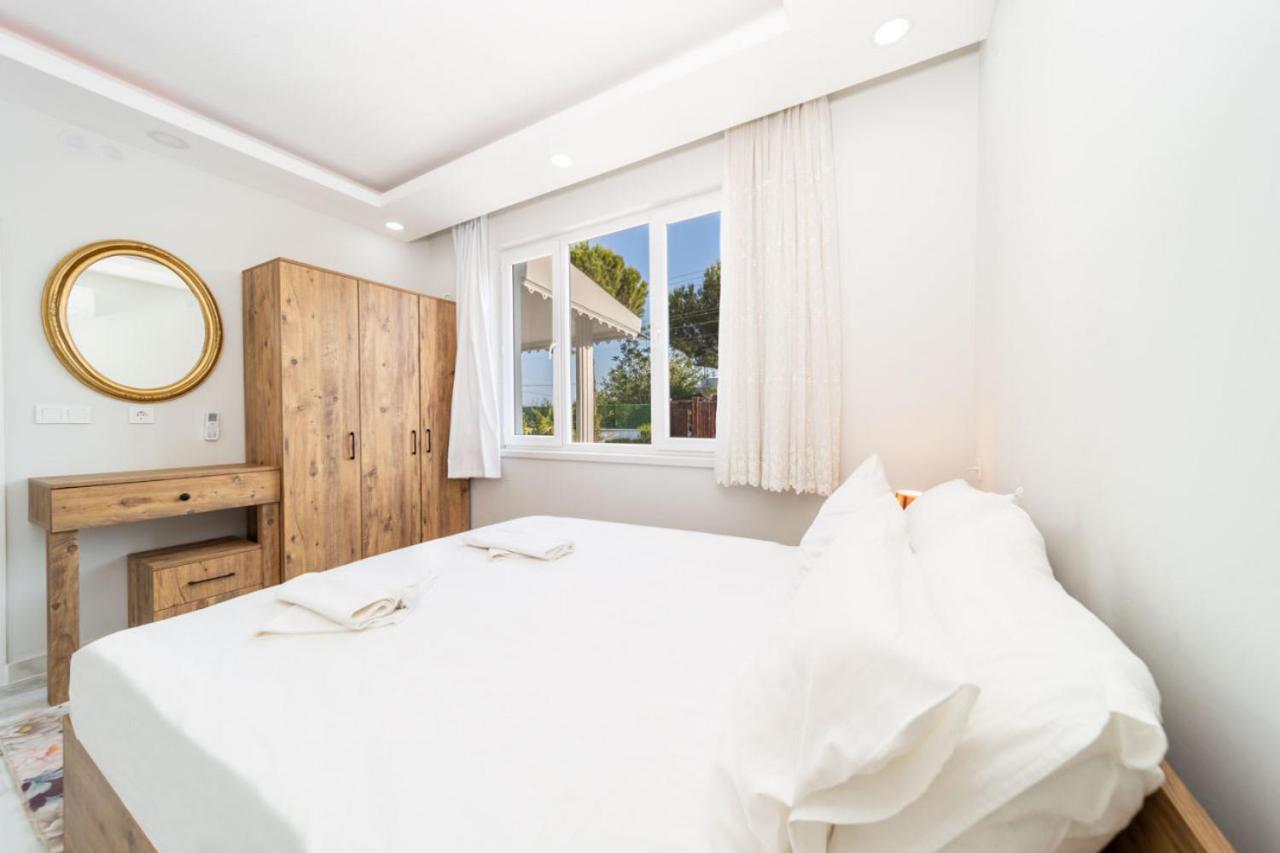 Villa Marvelous With Private Pool In Muratpasa