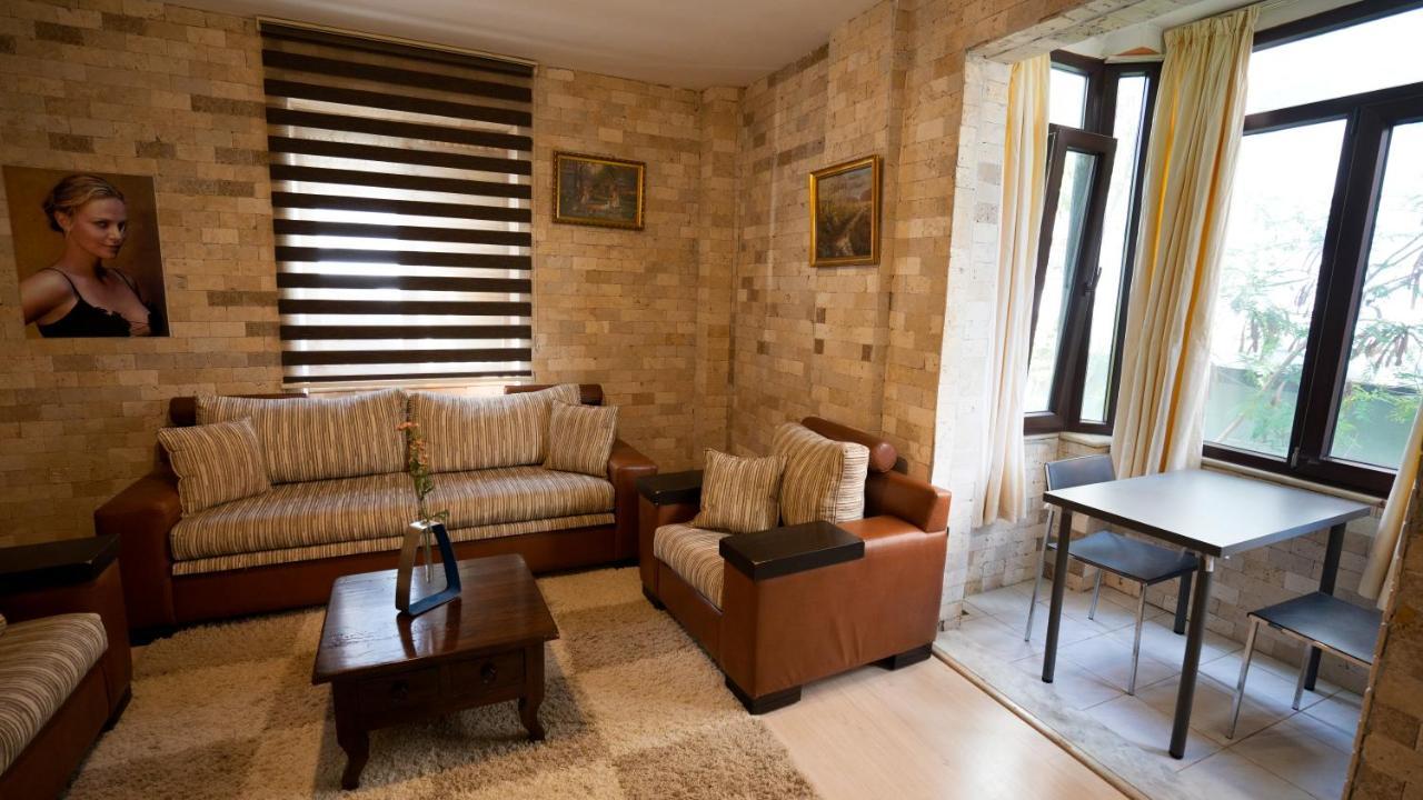 Arya Suits Antalya