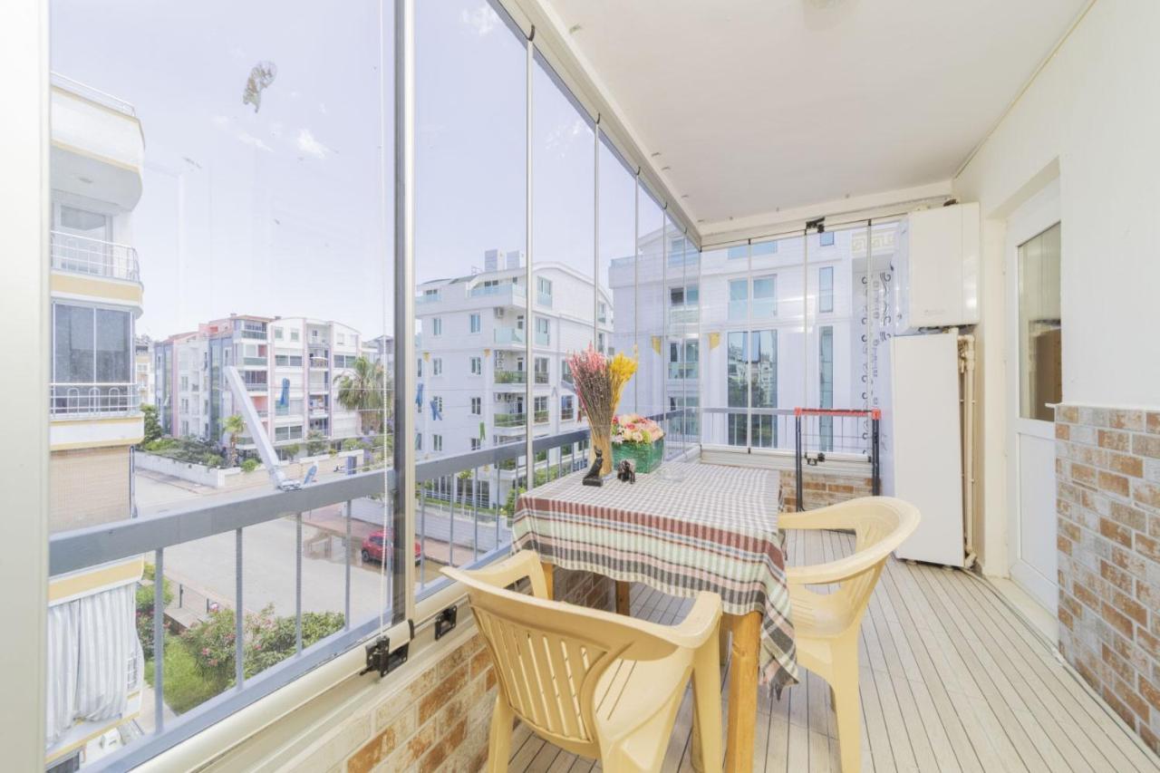 Flat Close To With Balcony In Konyaalti Appartement Antalya