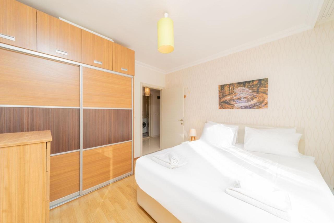 Flat Close To With Balcony In Konyaalti