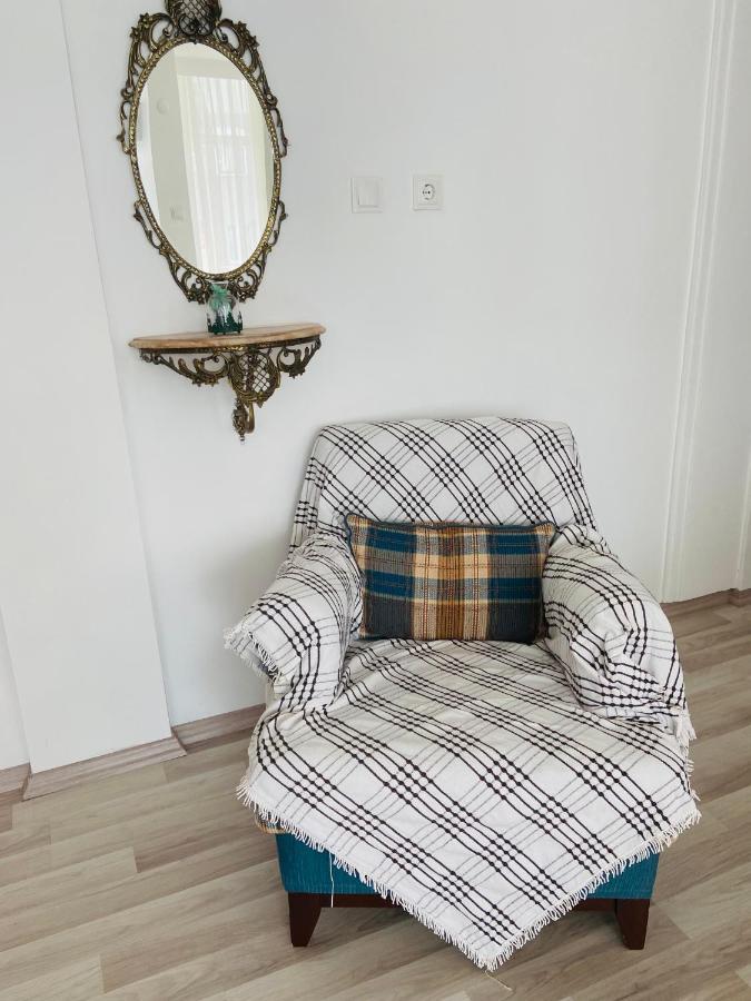 Near Isiklar Street, Close To Kaleici Apartment *