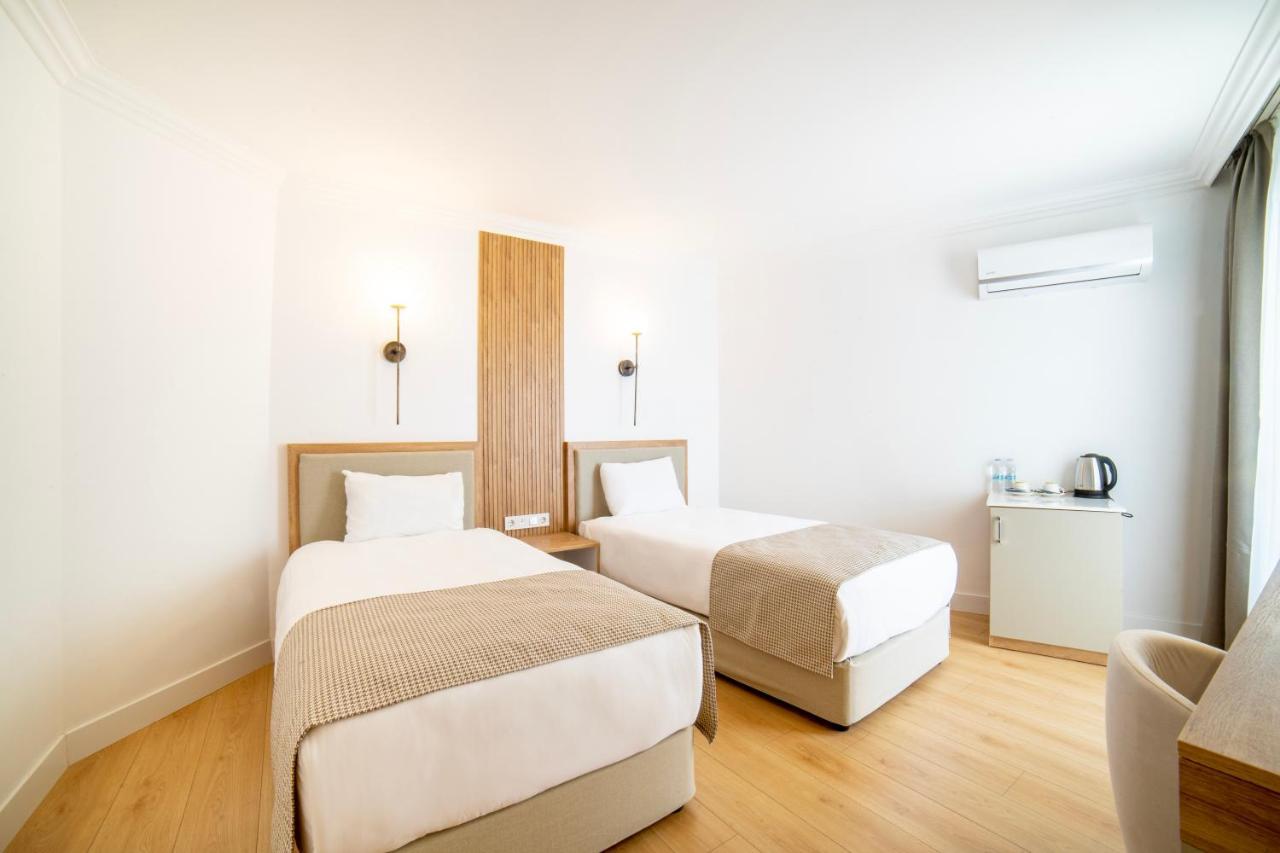 Golda Hotel