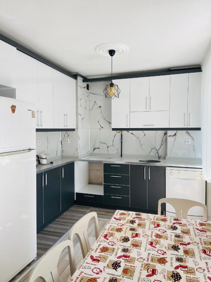Near Isiklar Street, Close To Kaleici Apartment Antalya
