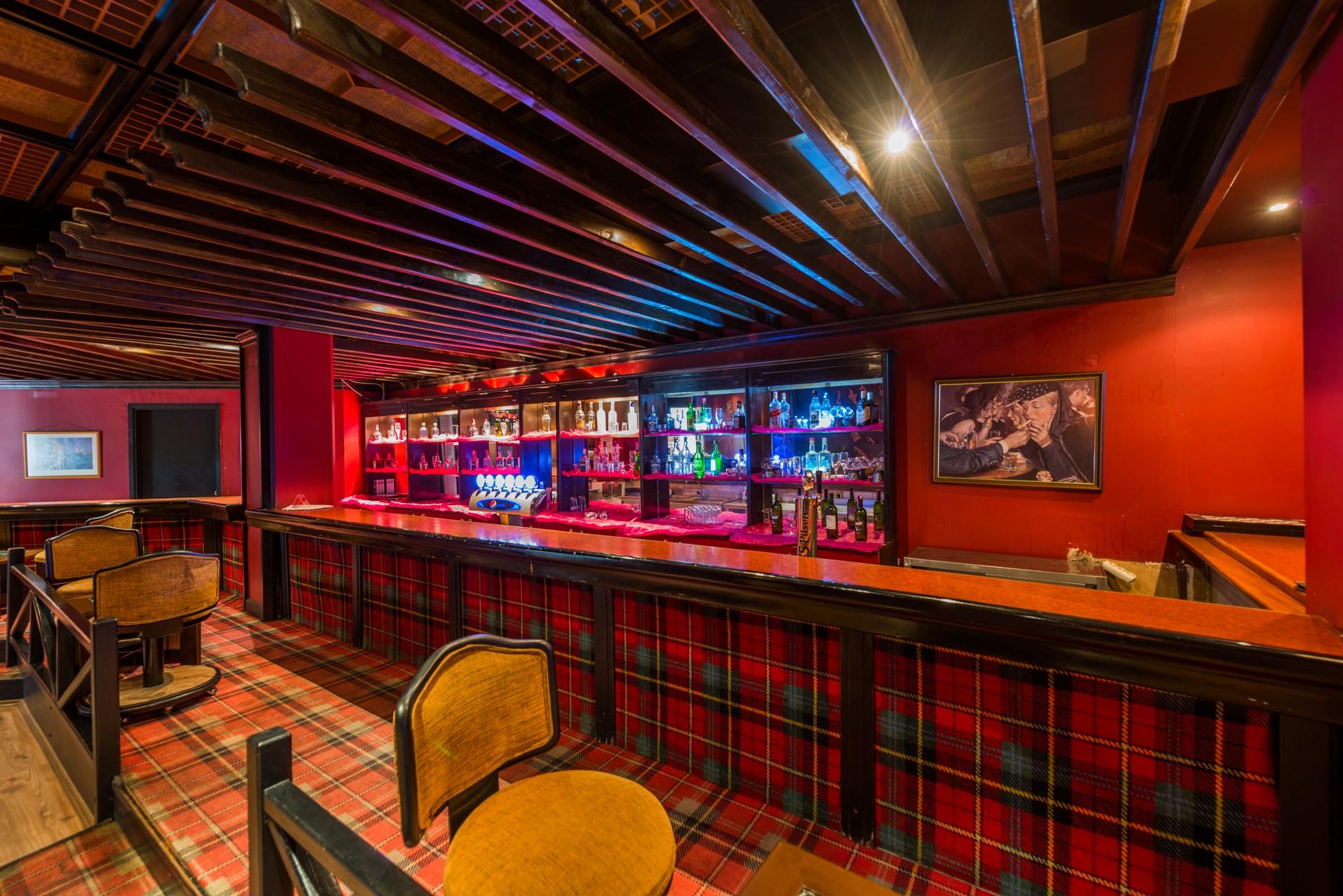 Adonis Hotel 4*
