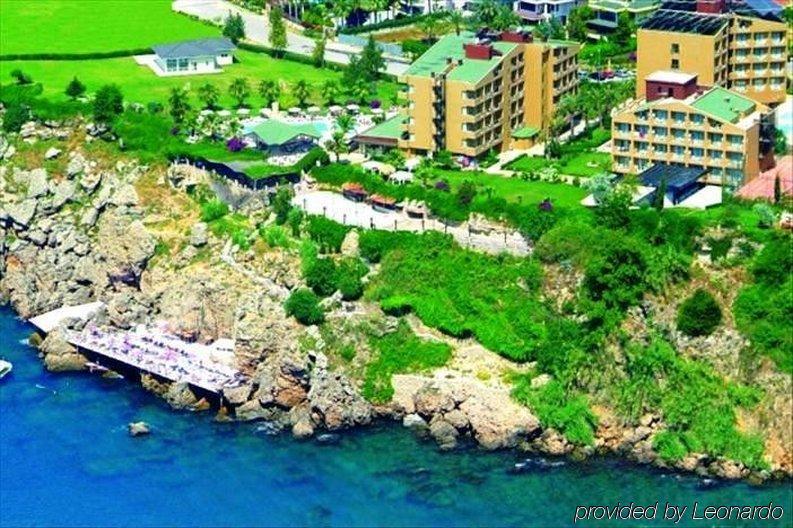 Falcon Hotel