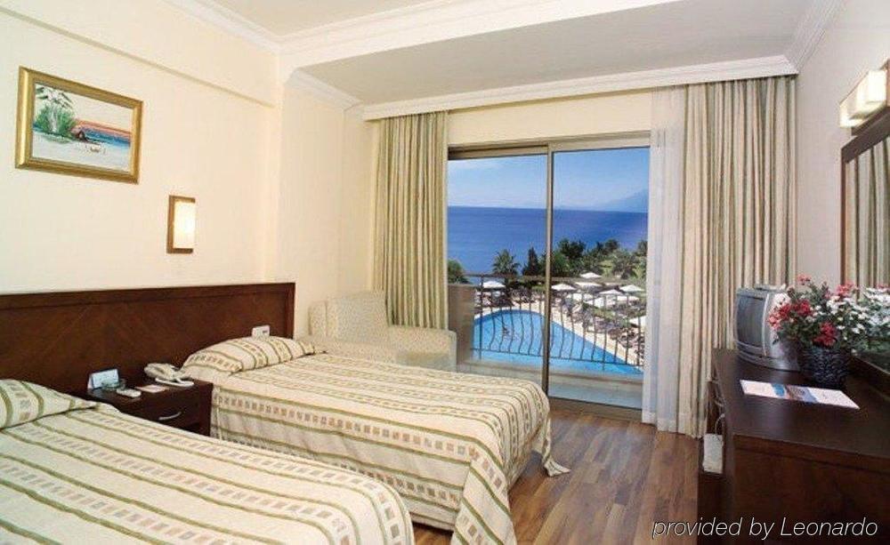 Falcon Hotel 4*
