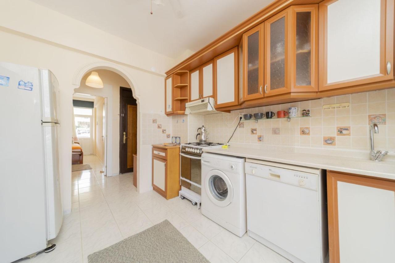Apartment Spacious Flat Near Lara In Muratpasa *