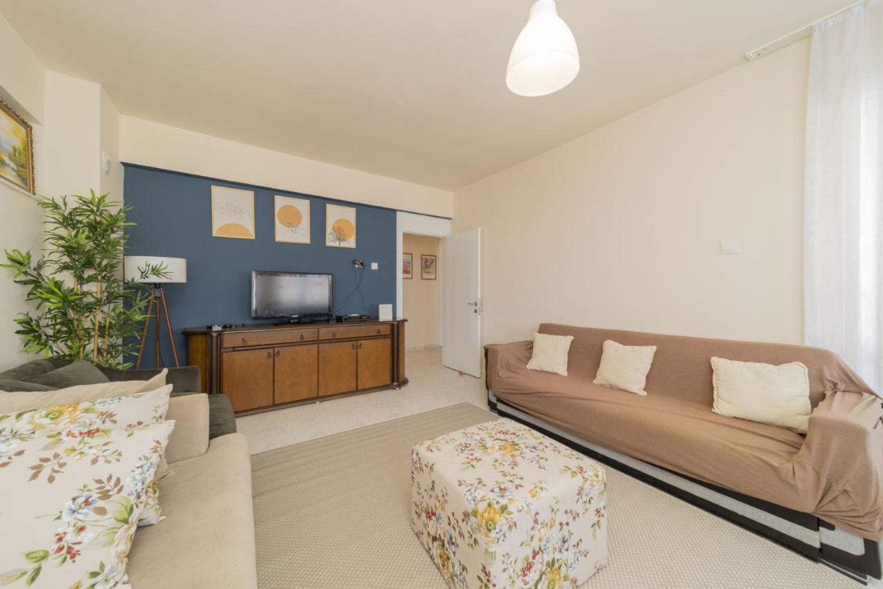 Spacious Flat Near Lara In Muratpasa
