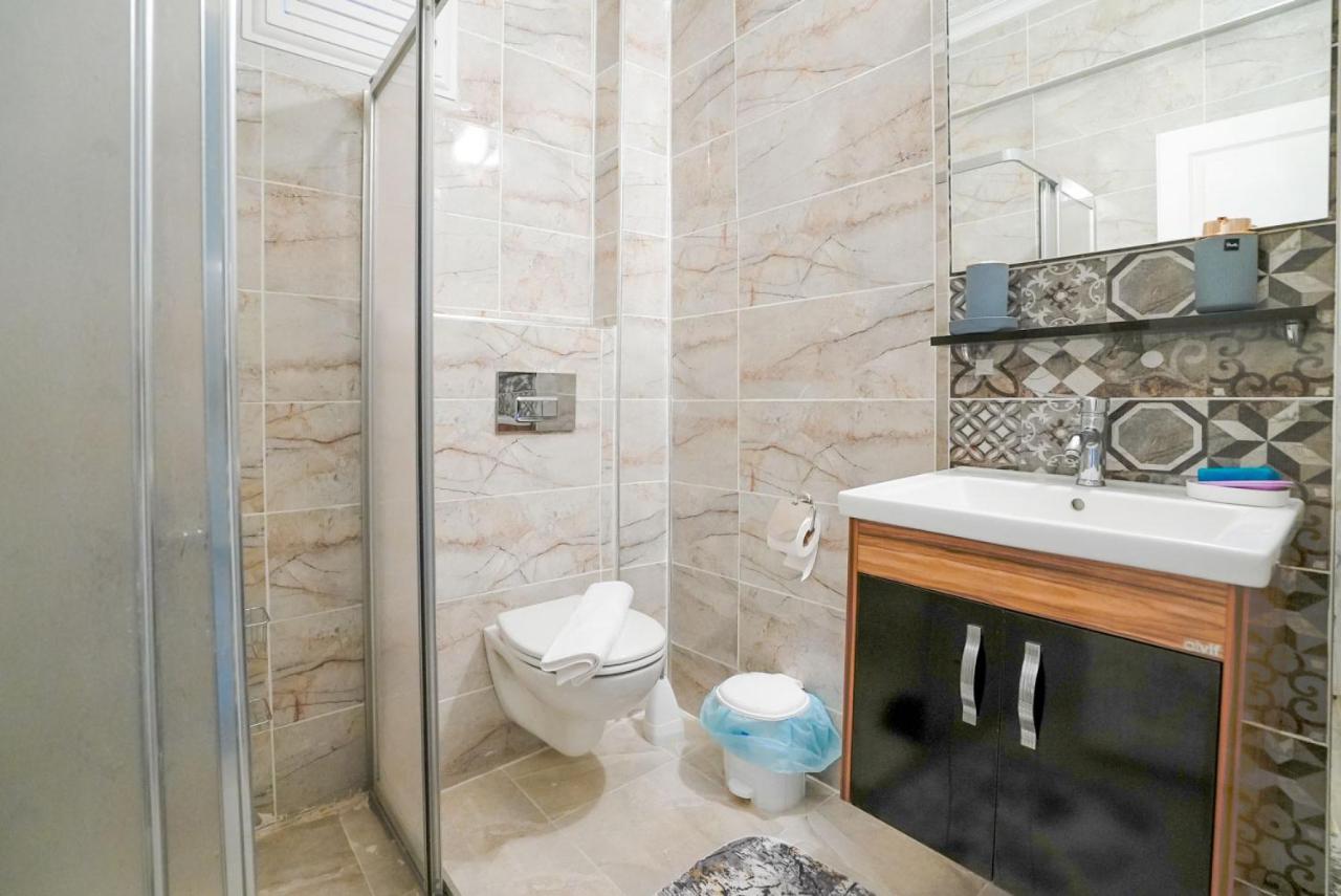 And Comfy Flat With Balcony In Muratpasa *