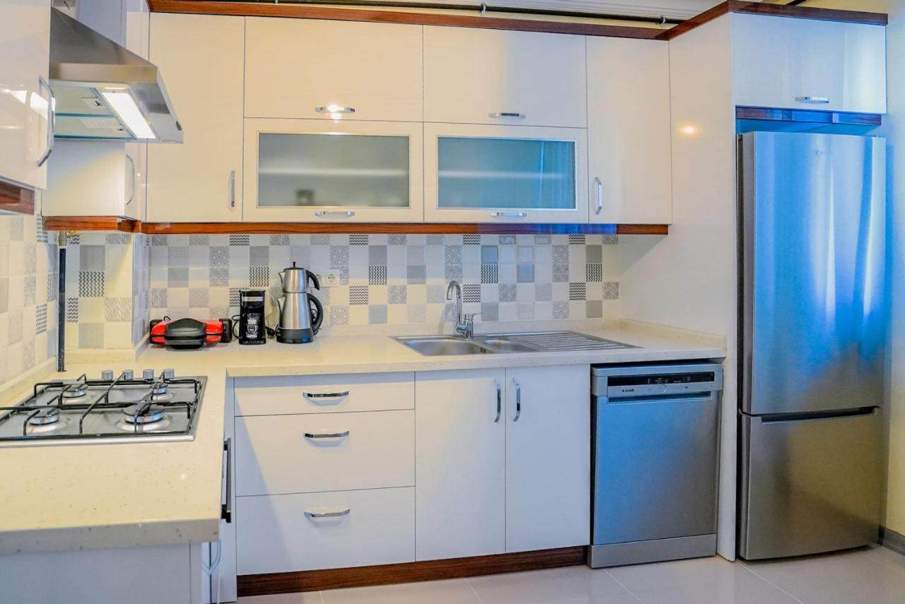 And Comfy Flat With Balcony In Muratpasa