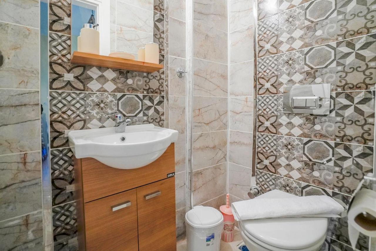 And Comfy Flat With Balcony In Muratpasa Appartement *
