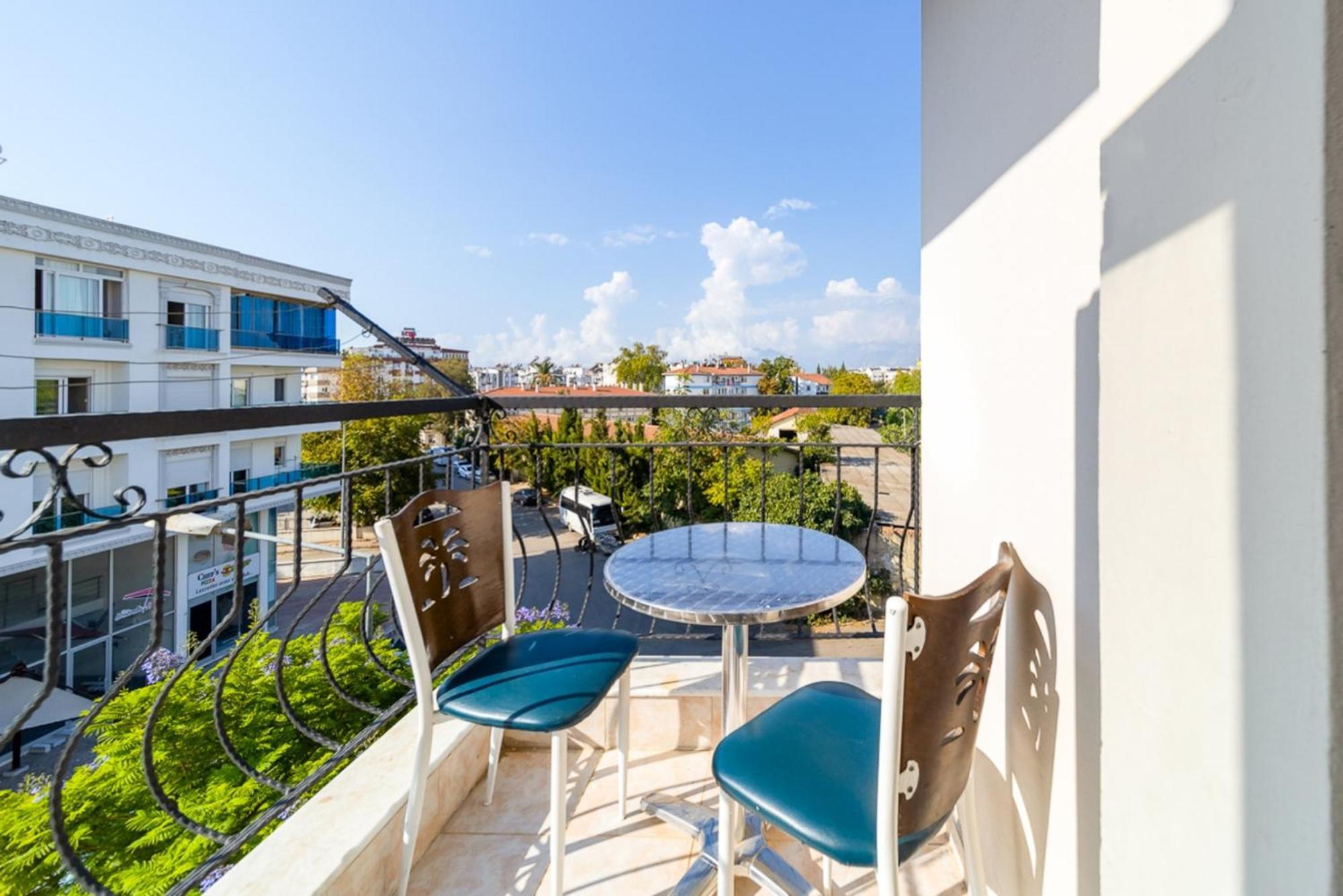 Central Flat W Balcony 10 Min To Hadrian Gates Appartement *