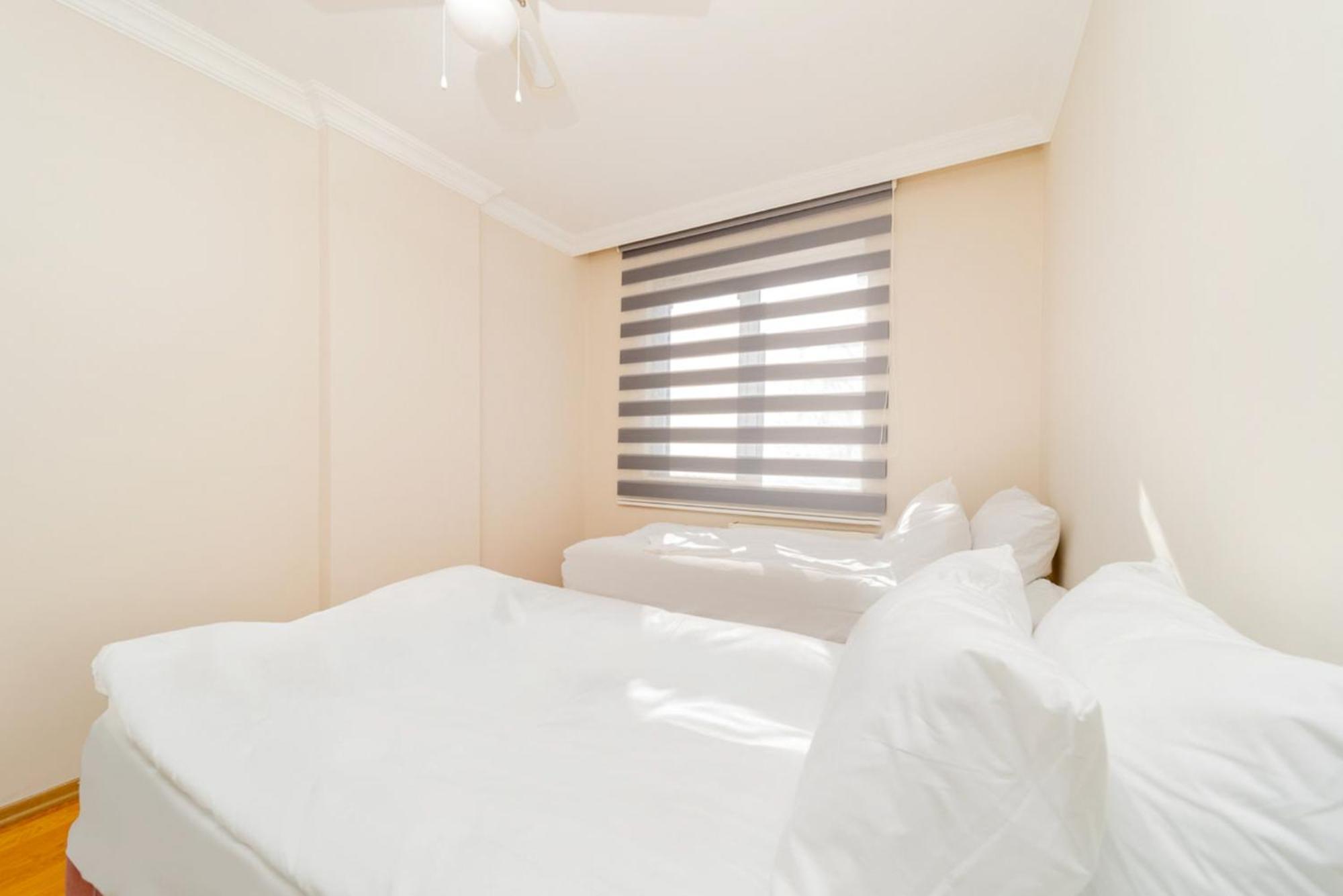 Central Flat W Balcony 10 Min To Hadrian Gates Appartement