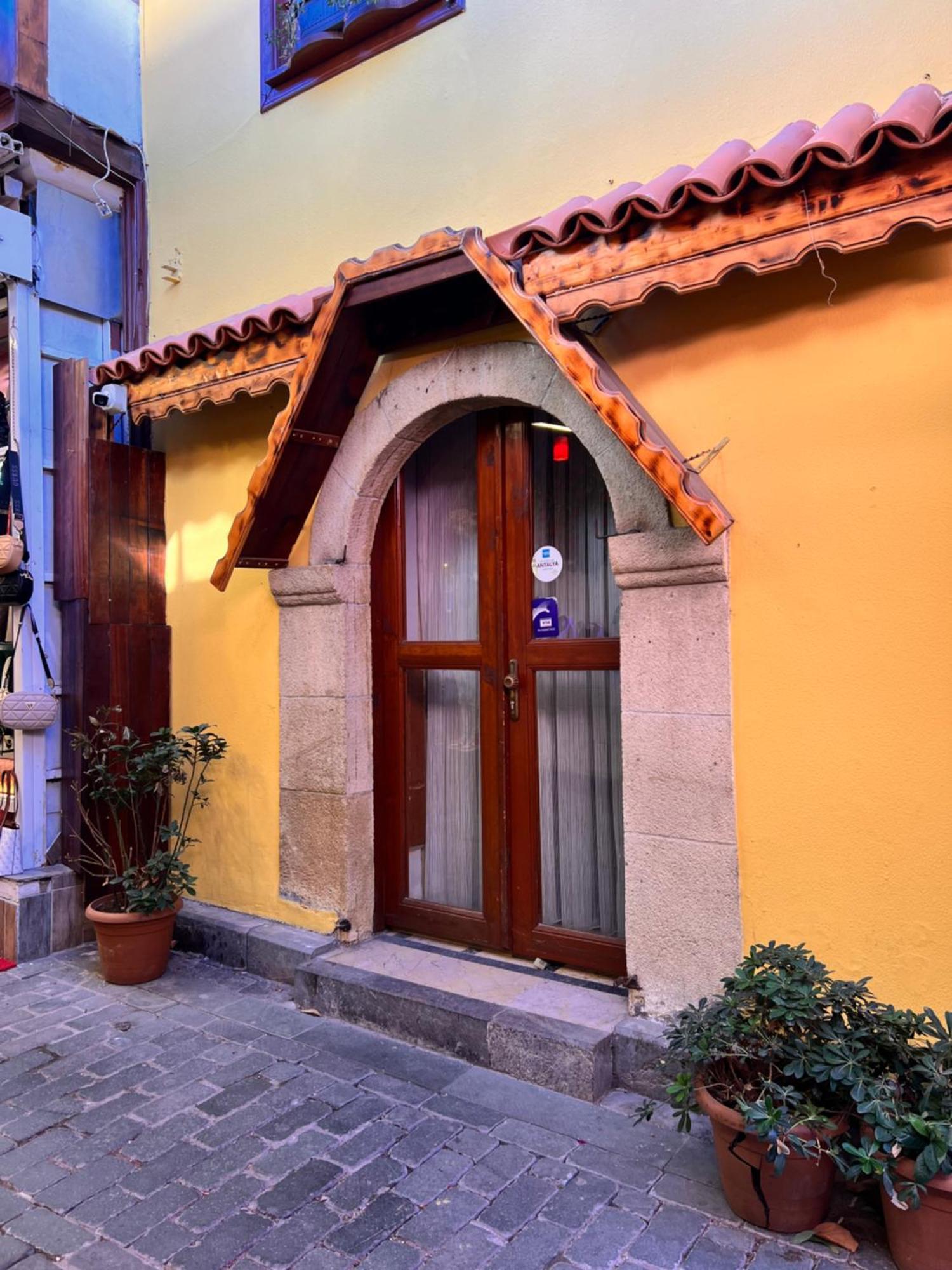 Sari Antalya