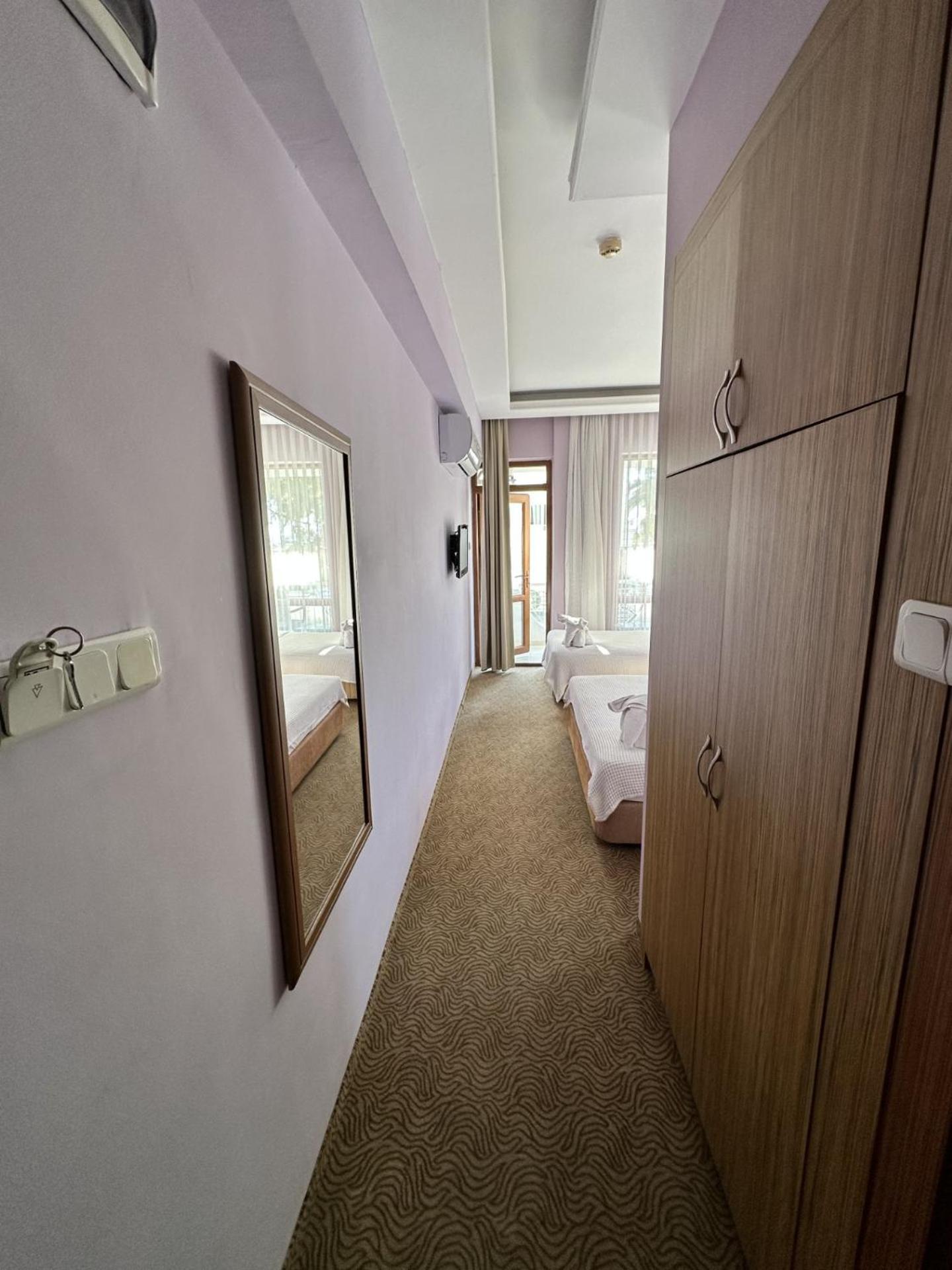 Lara Kapris Hotel 3*