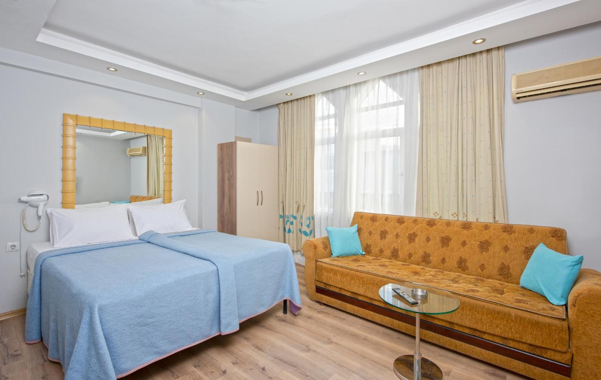 Otel Gvar Old Town
