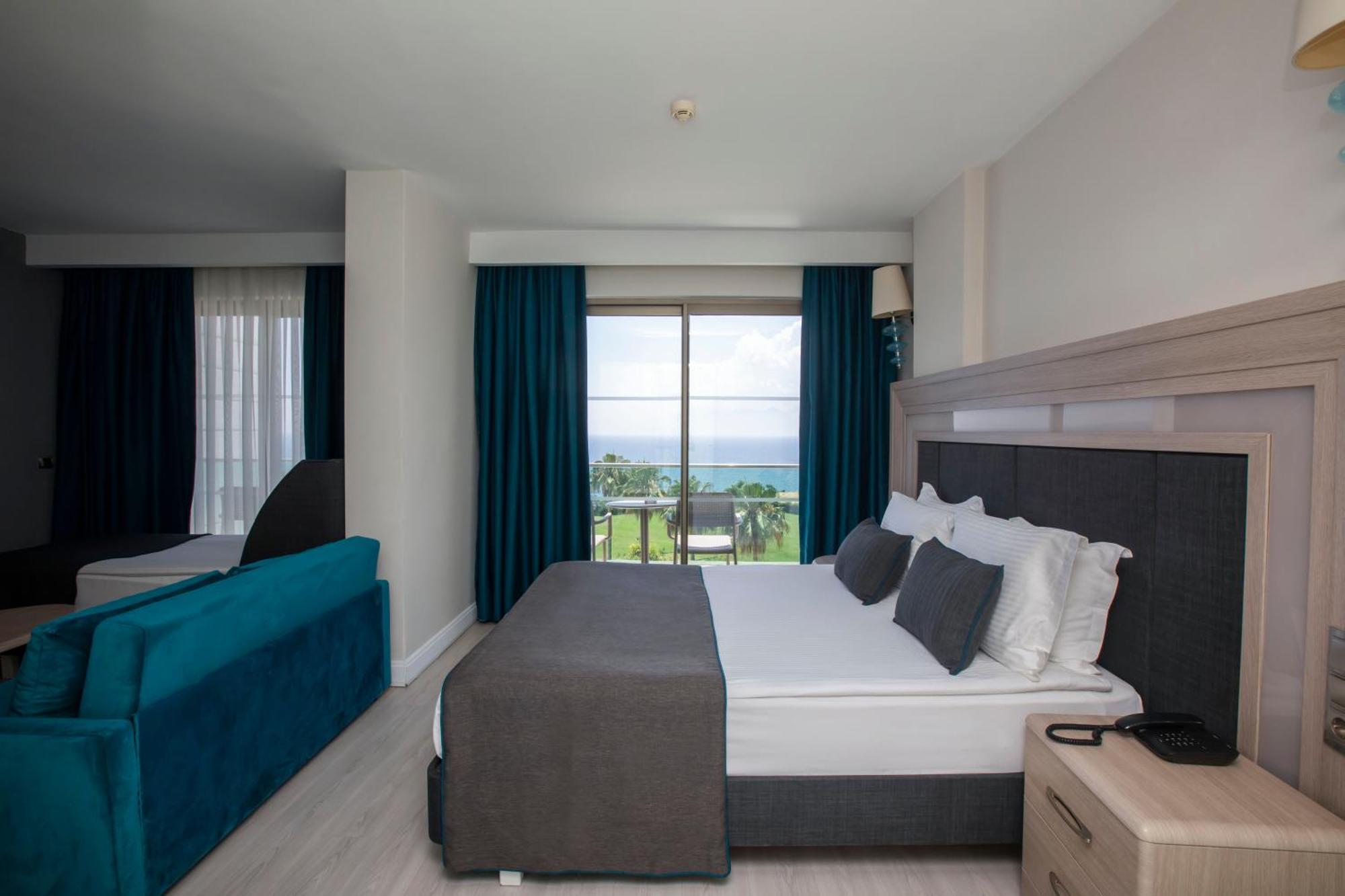 Falcon Hotel