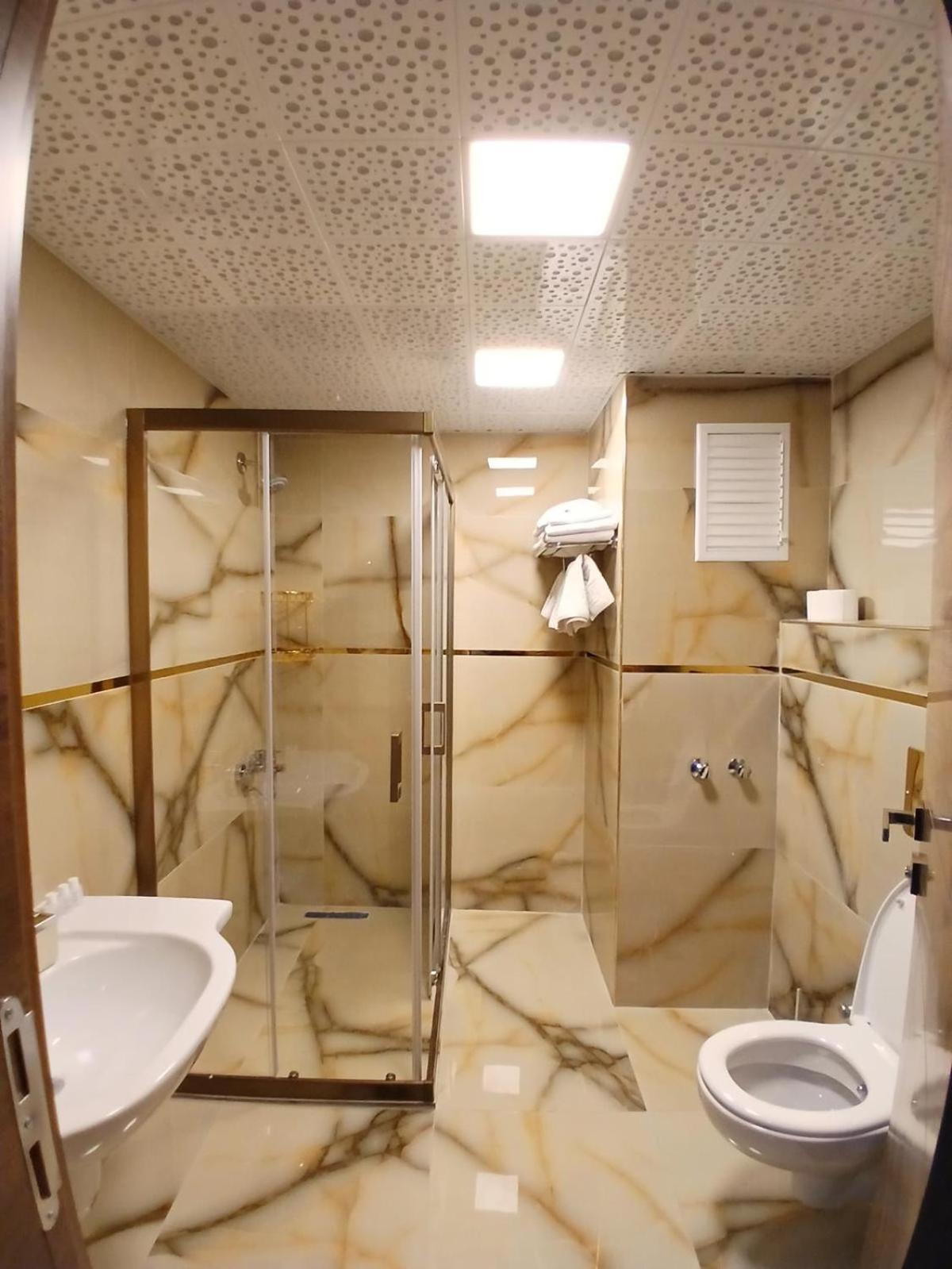 Hotel Safari 3*