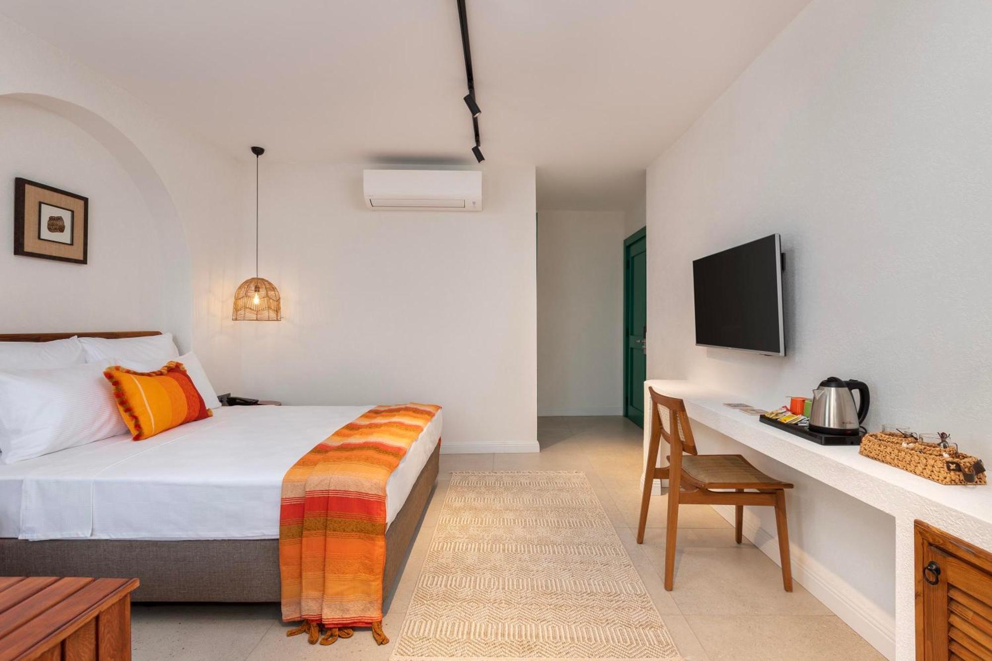 Azuu Boutique Hotel 4*