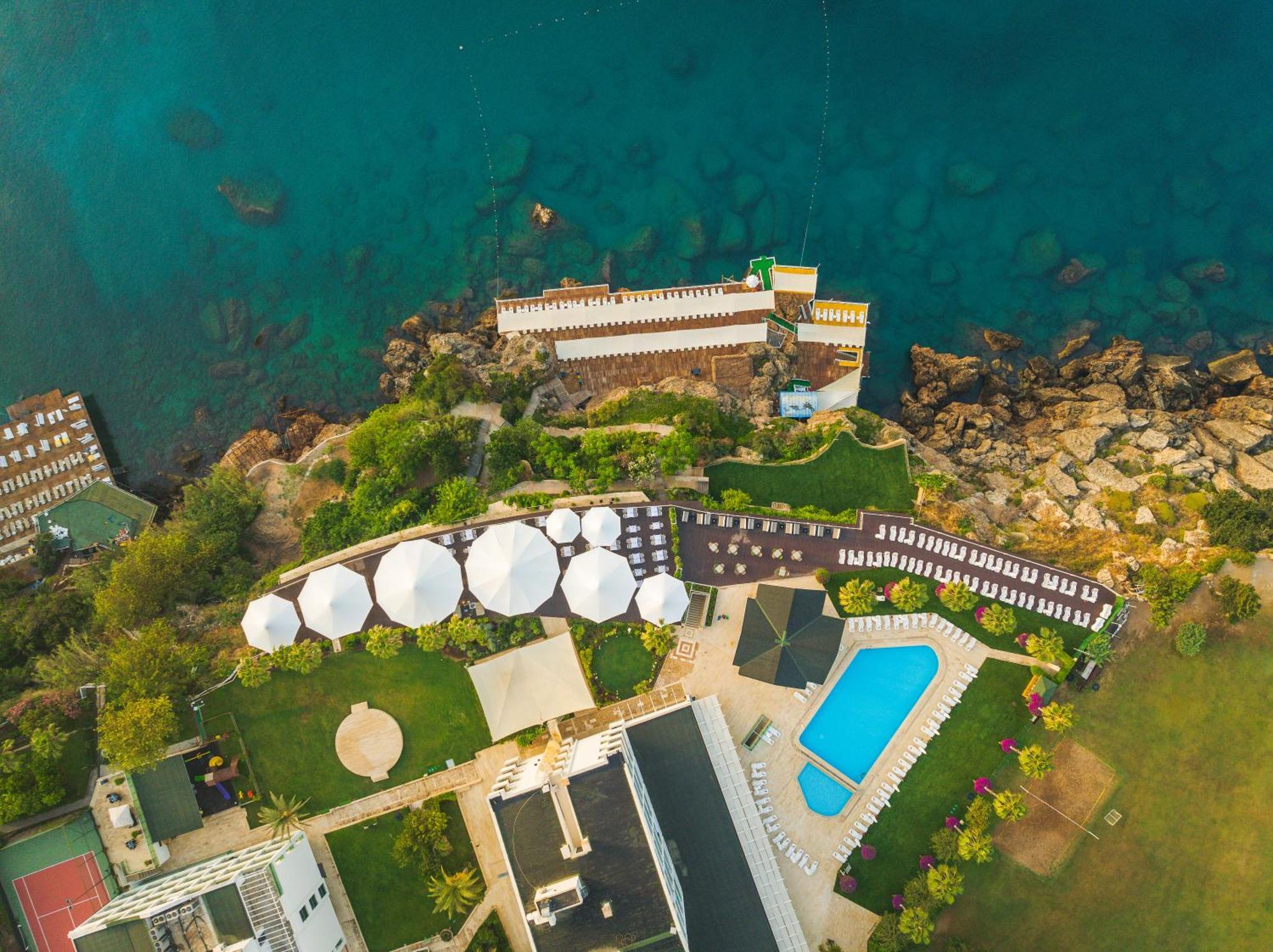 Falcon Hotel 4*