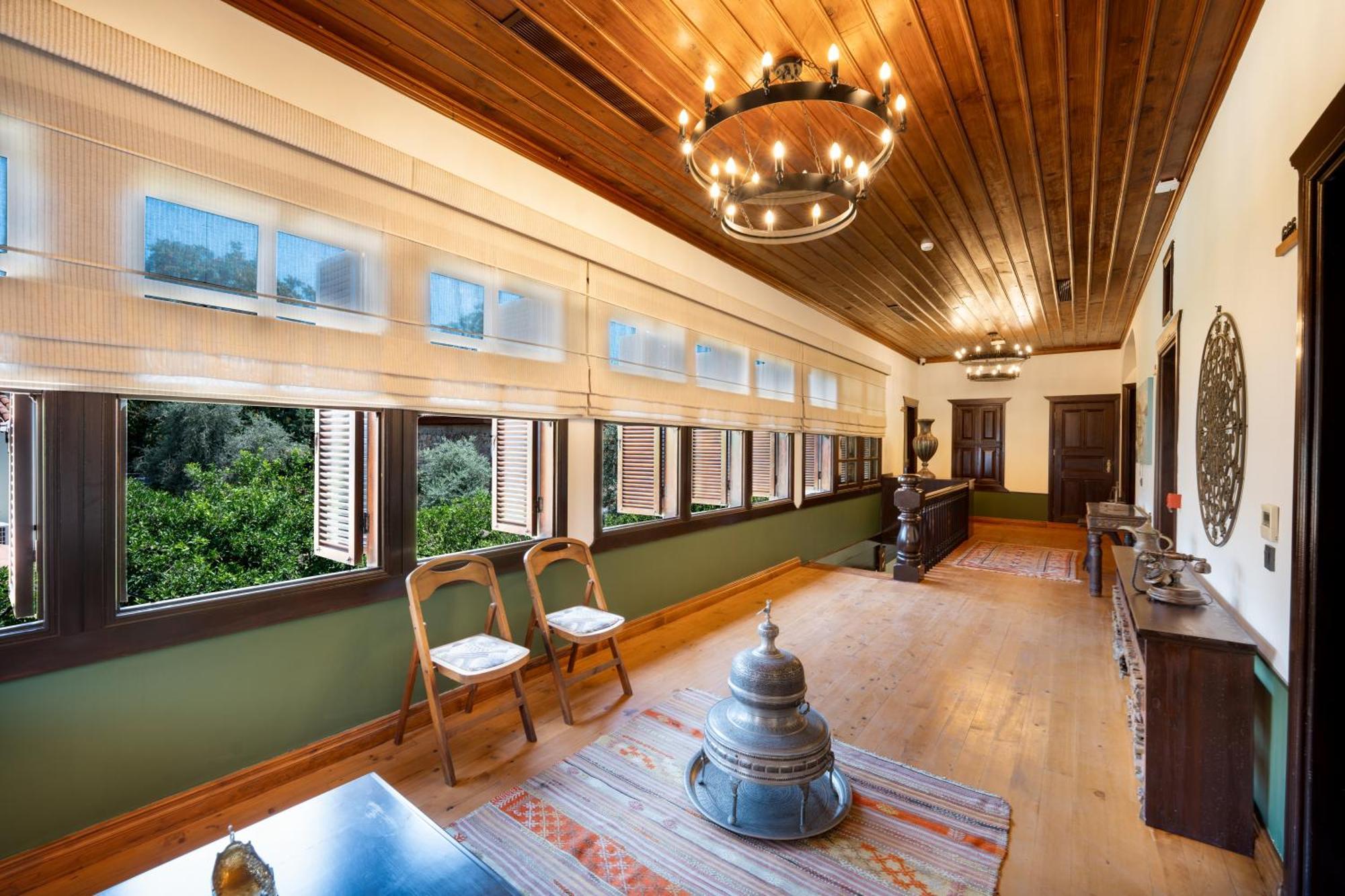 House 5 *