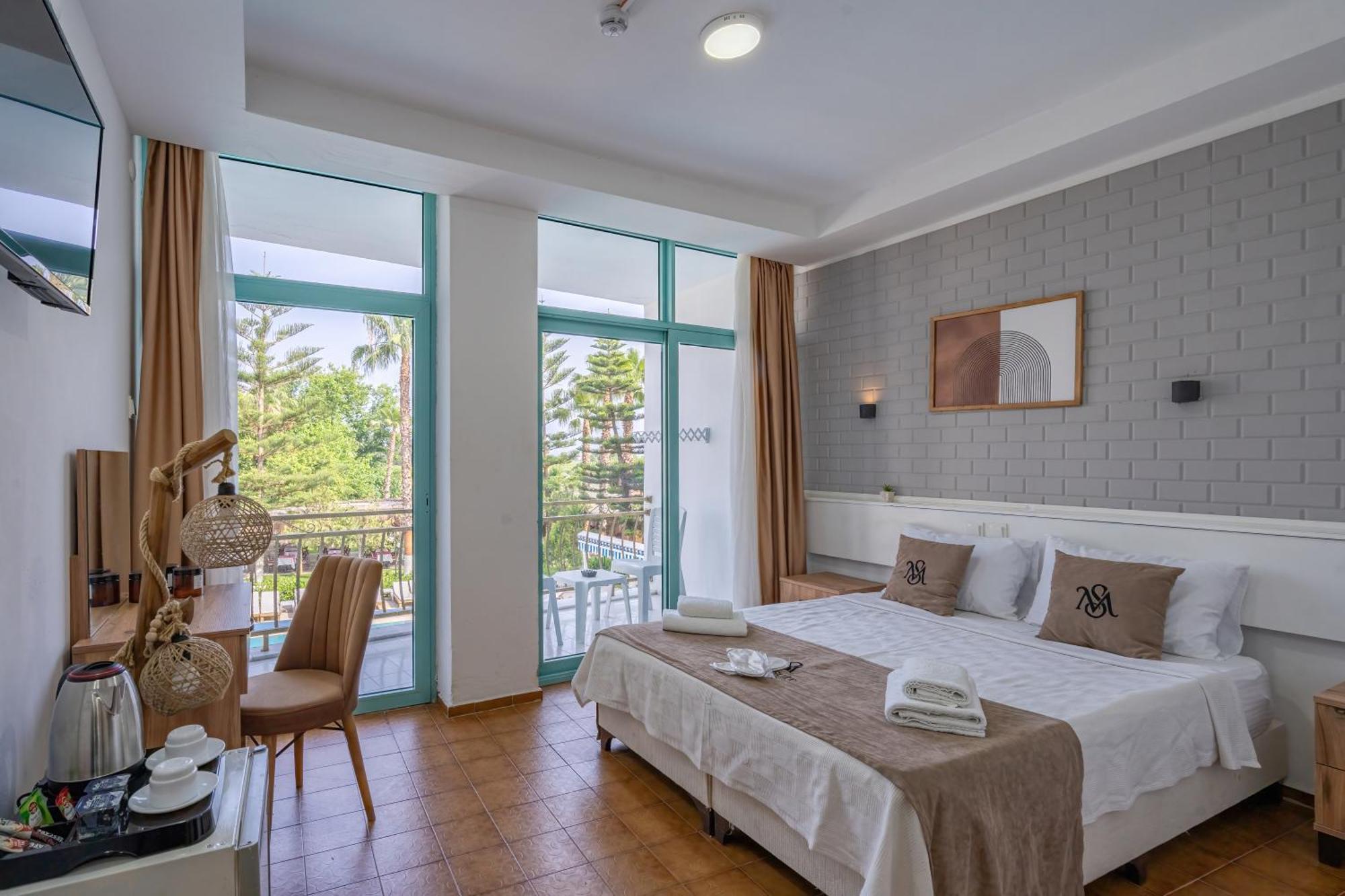 Hotel Moda Camyuva