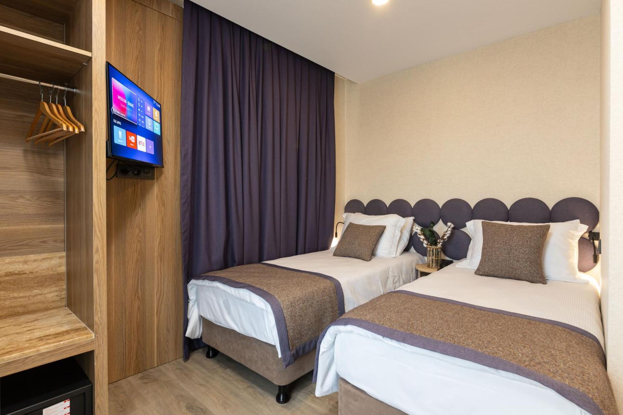 Hotel Ema