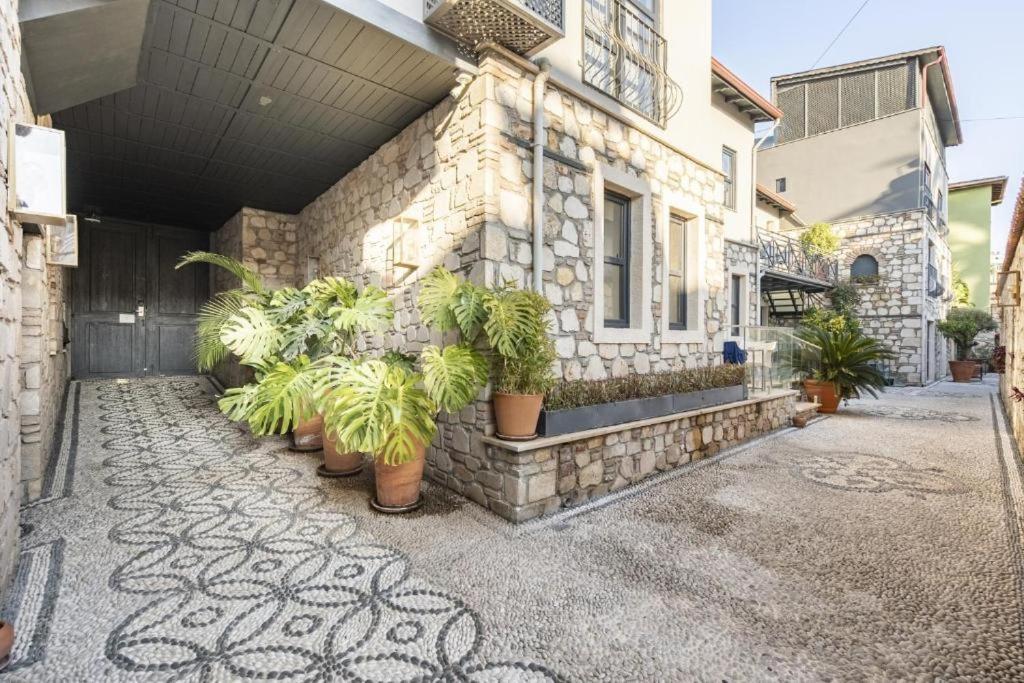 Remarkable Flat With Balcony Near Hadrian's Gate