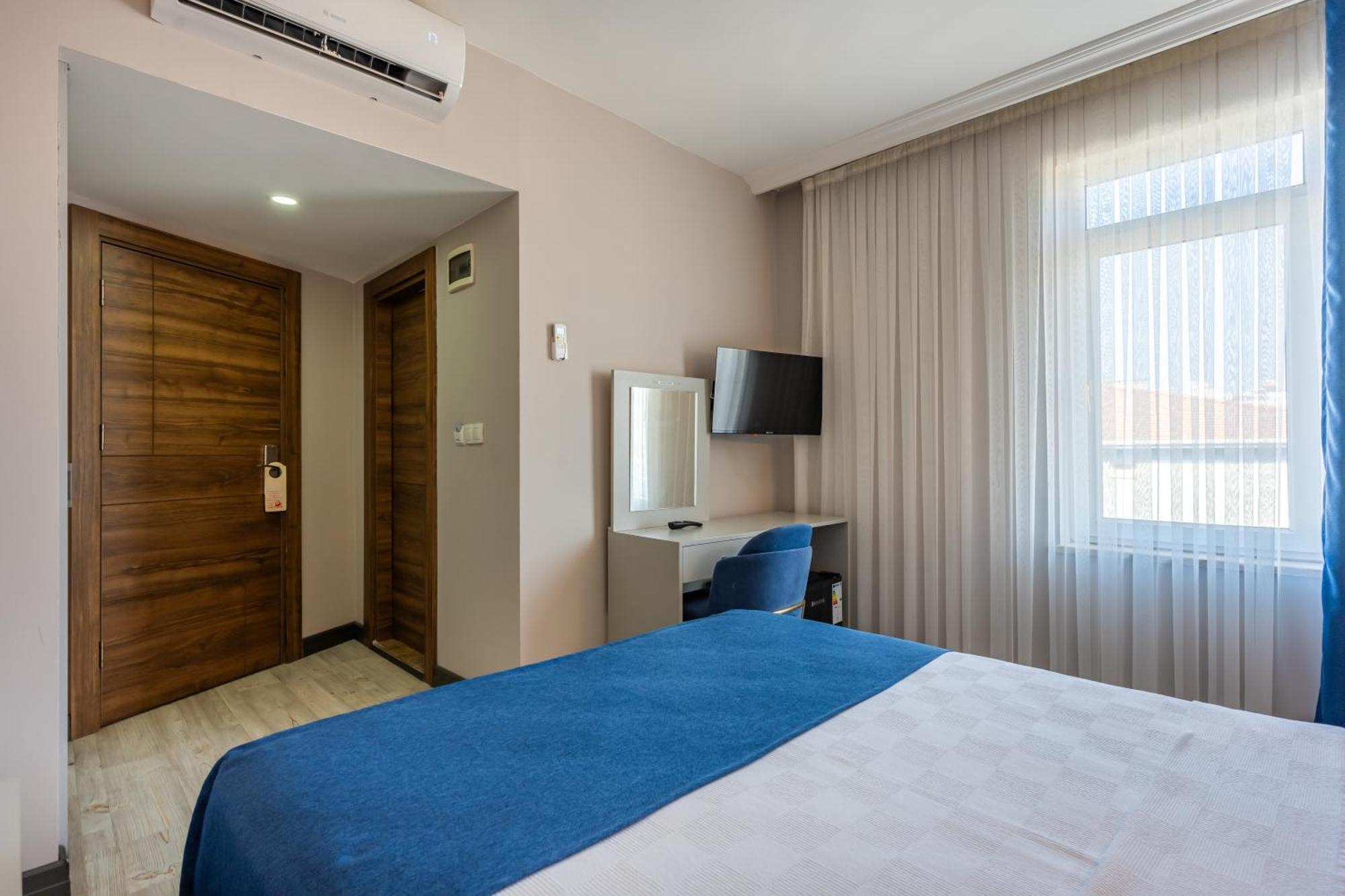 Safari Hotel