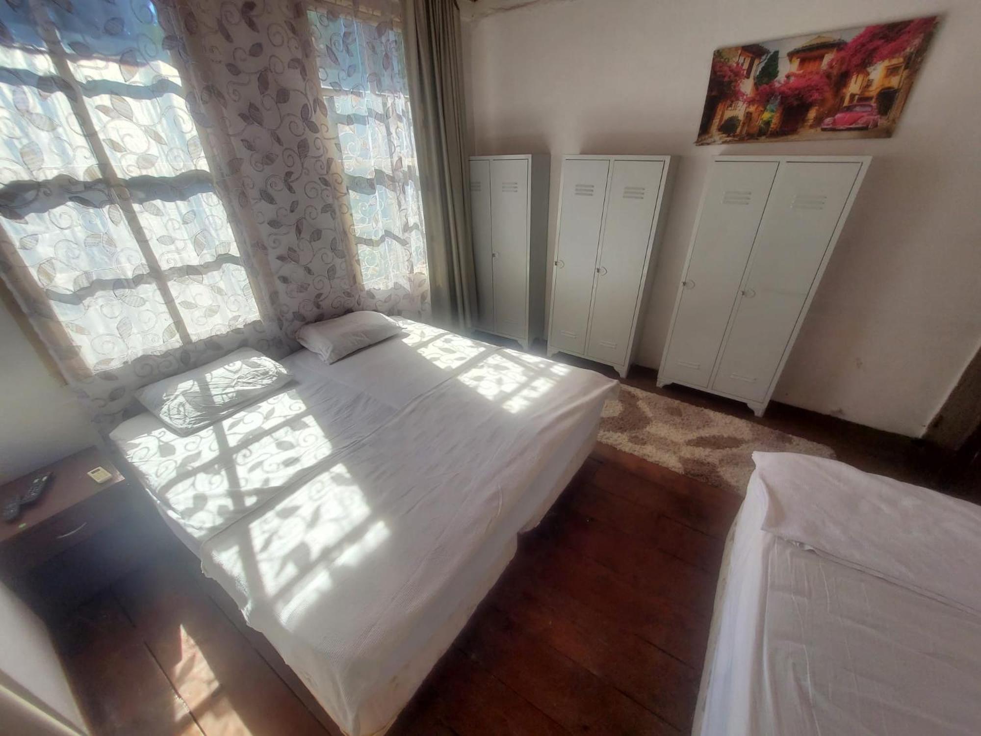 Antique House *