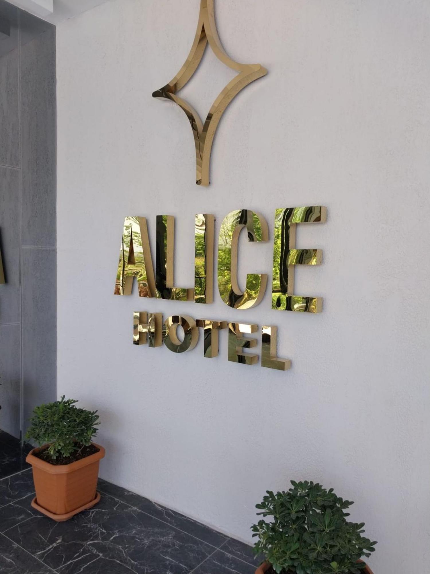 Alice Hotel