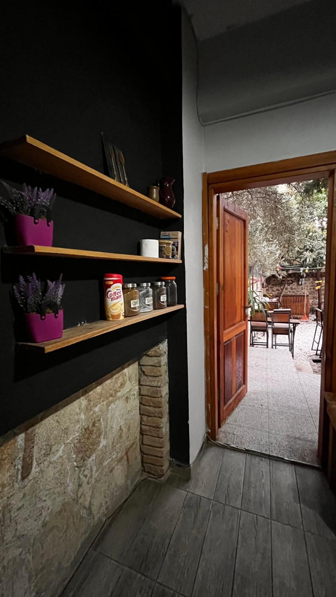 Kuyu Beergarden Hostel Antalya