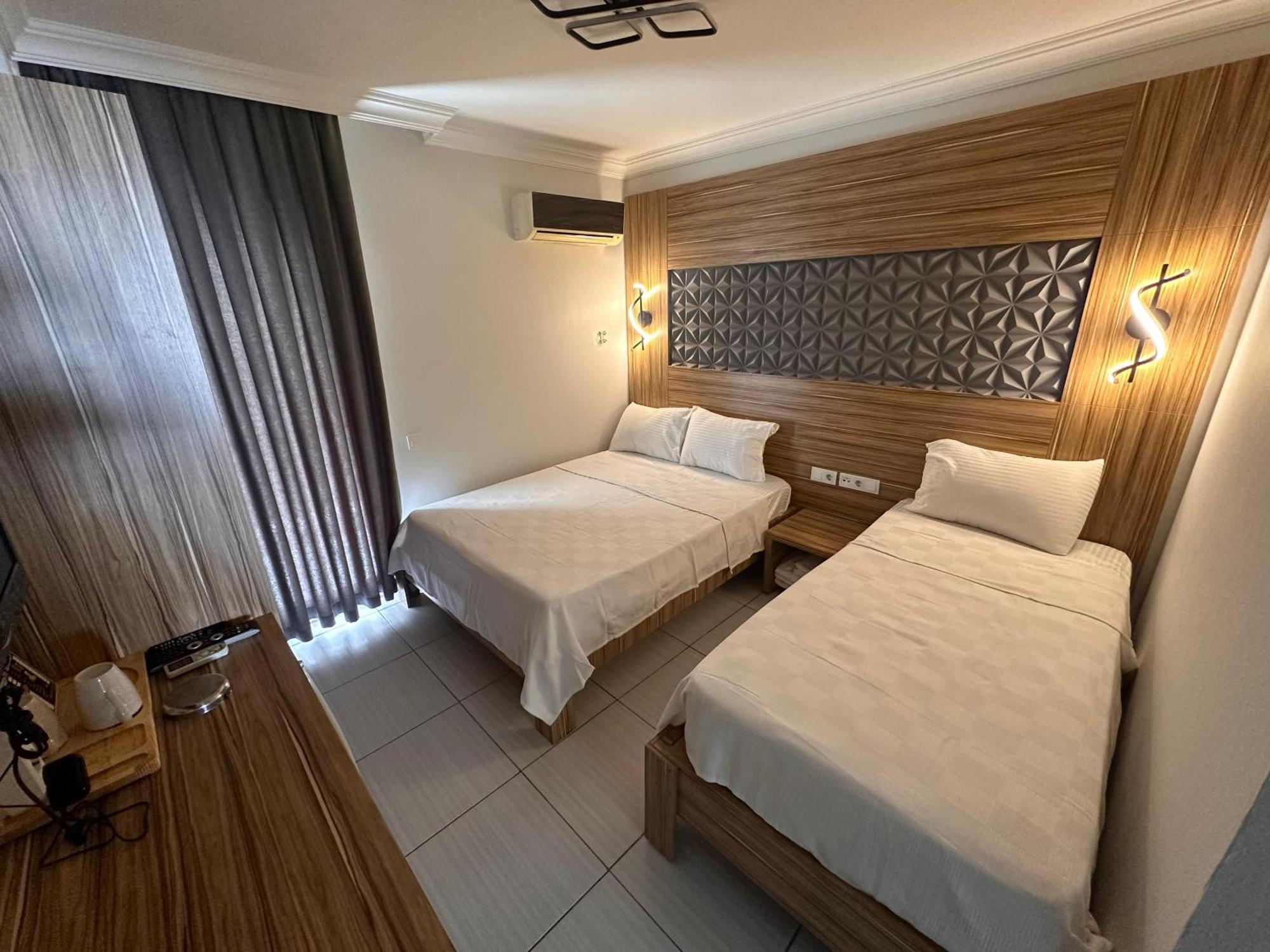 Royal Ezel Hotel *