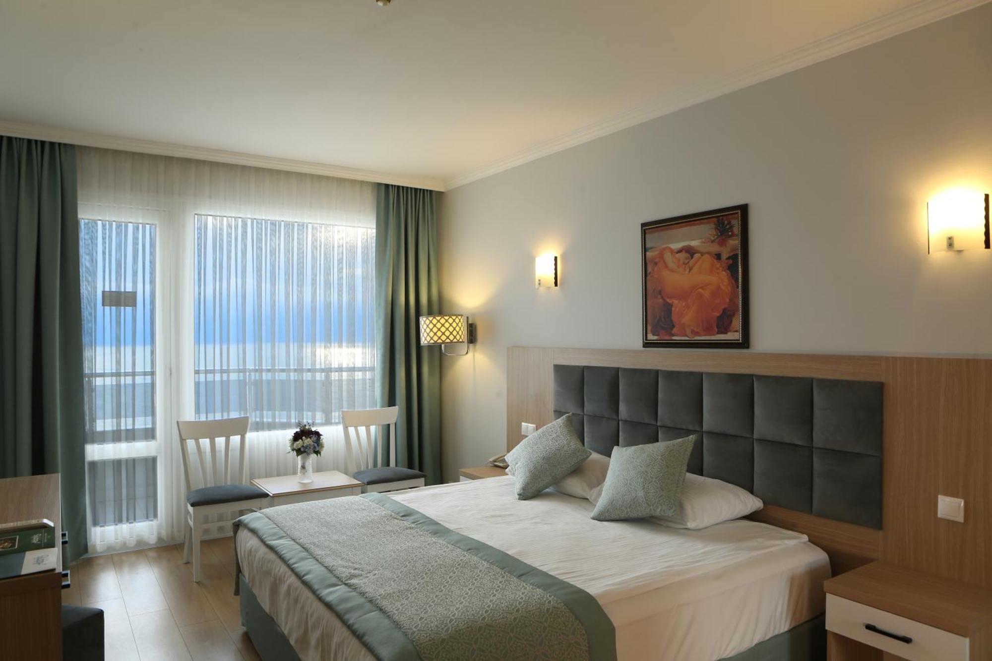 Hotel Adonis 4*
