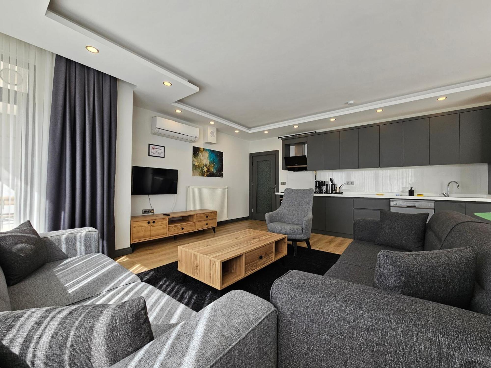 New Flat&large Living Space 2-1 Near Lara Daire