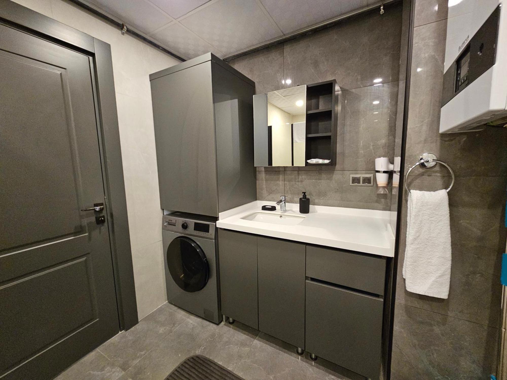 New Flat&large Living Space 2-1 Near Lara Daire *