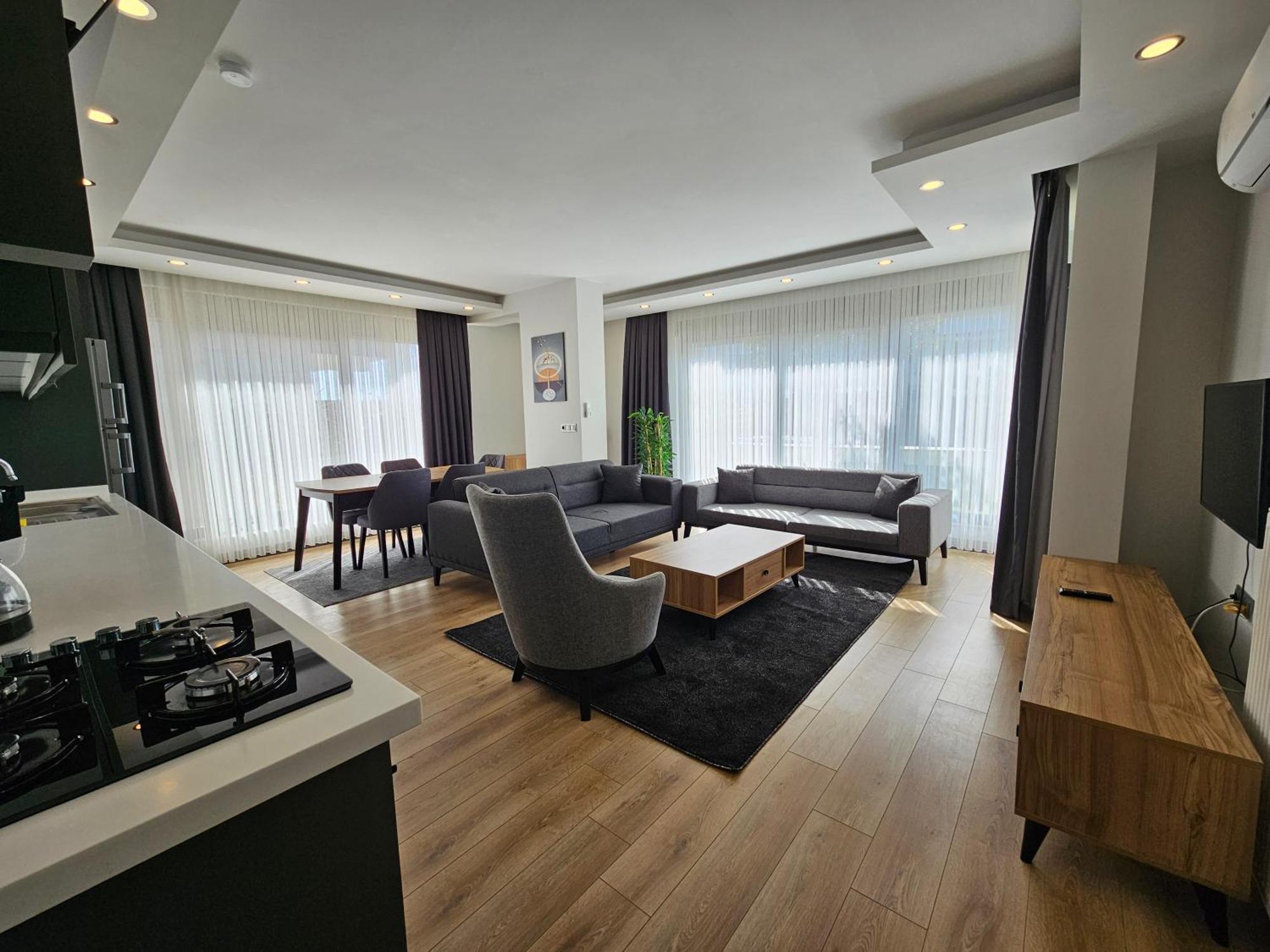 Daire New Flat&large Living Space 2-1 Near Lara