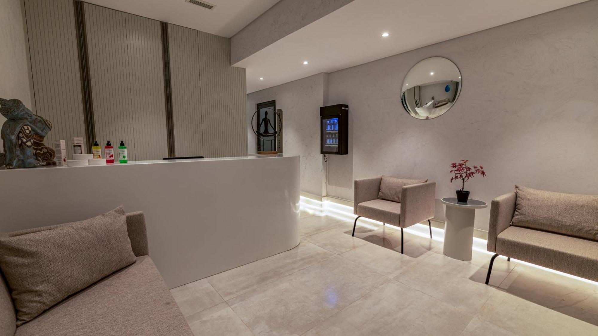Four Hills Hotel