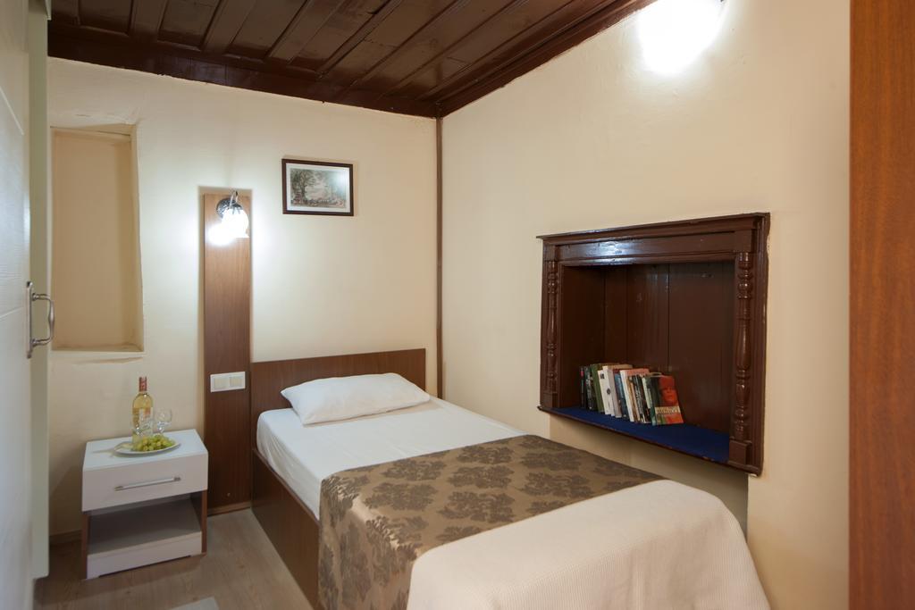 Kaleici Hotel 2*