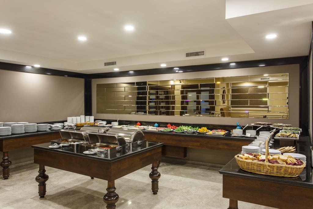 Antroyal Hotel 3*